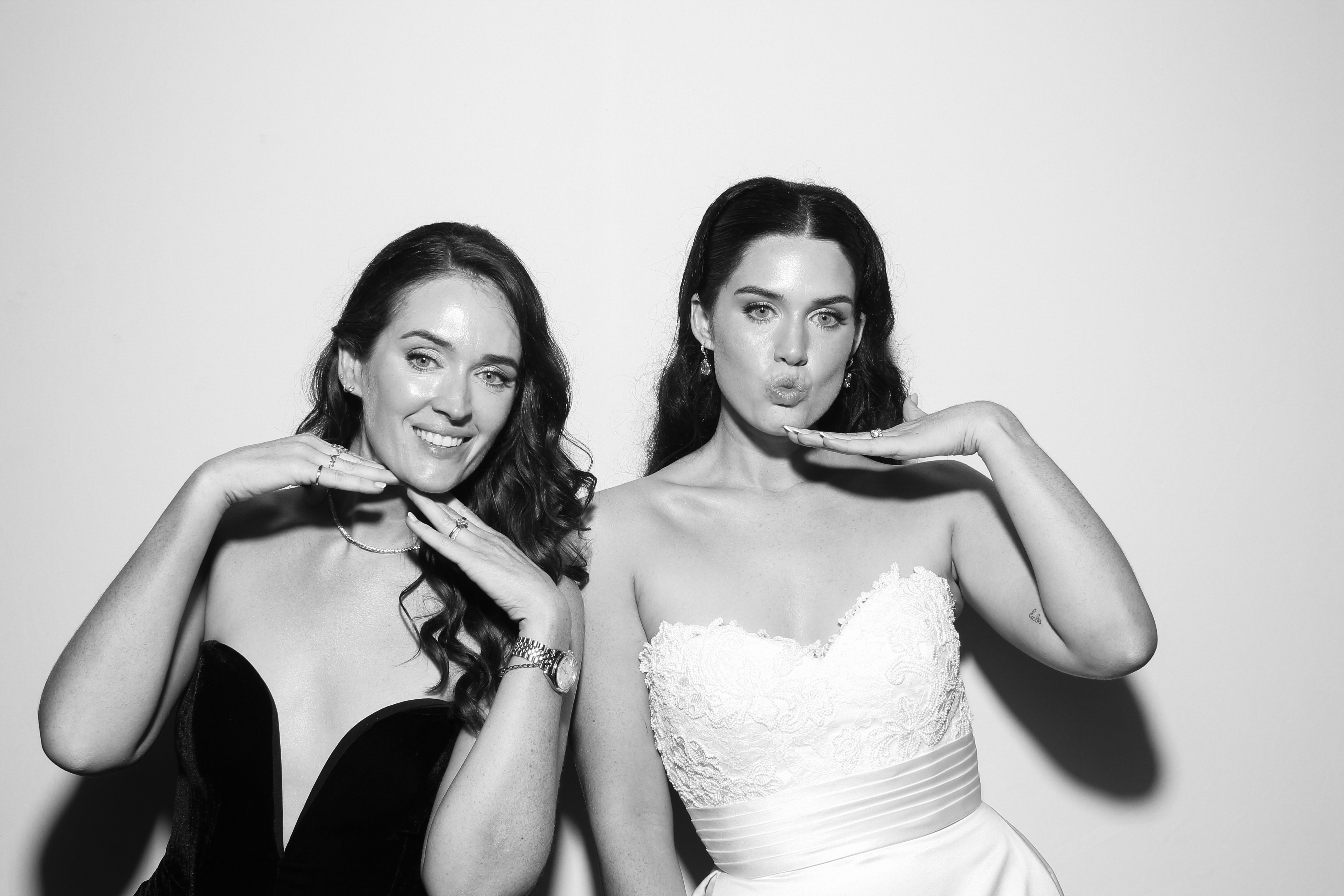 Sarah & James | View more photos from the event at gallery.snapmagic.ie/u/SnapMagic/Sarah-James