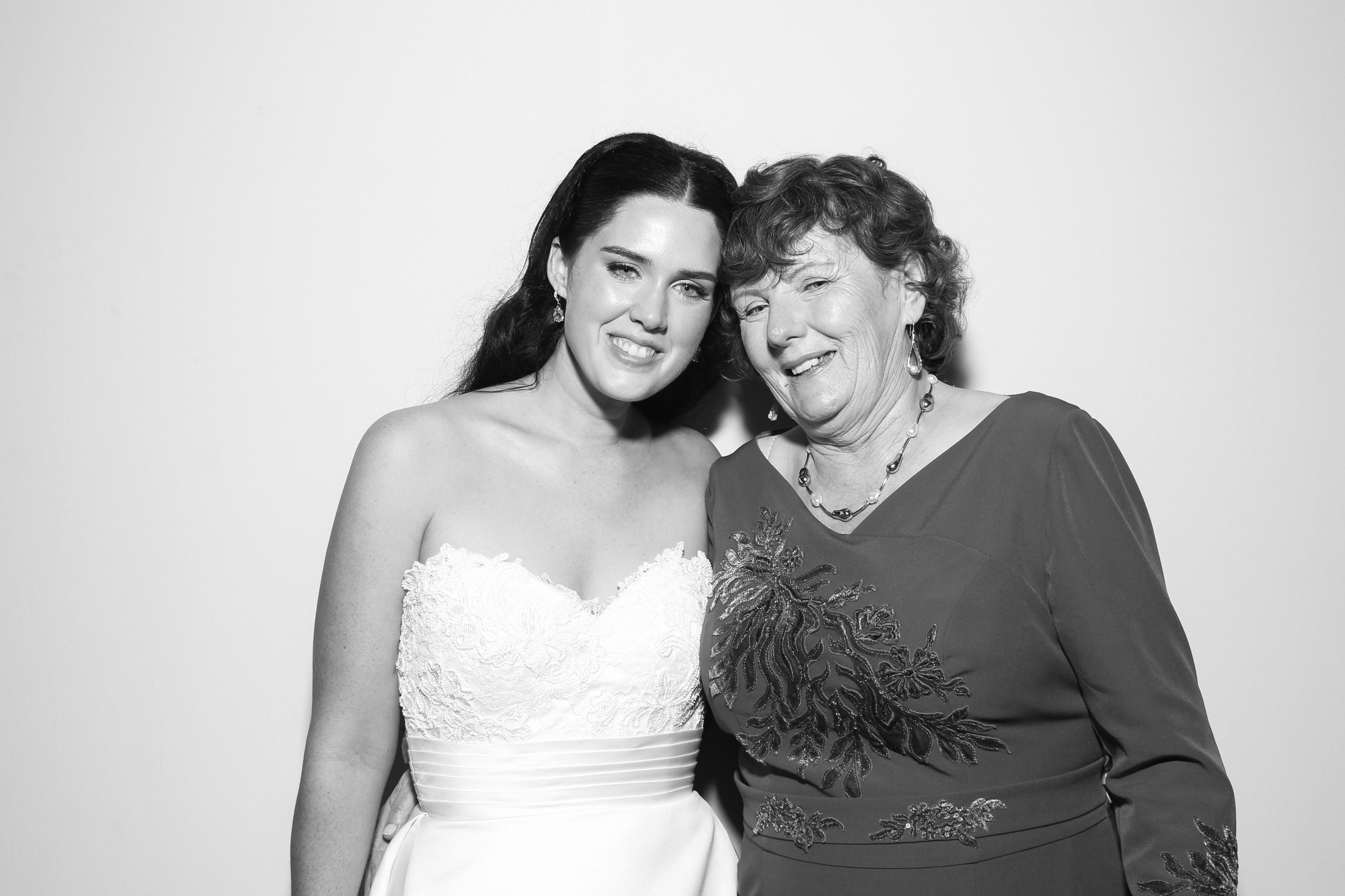 Sarah & James | View more photos from the event at gallery.snapmagic.ie/u/SnapMagic/Sarah-James