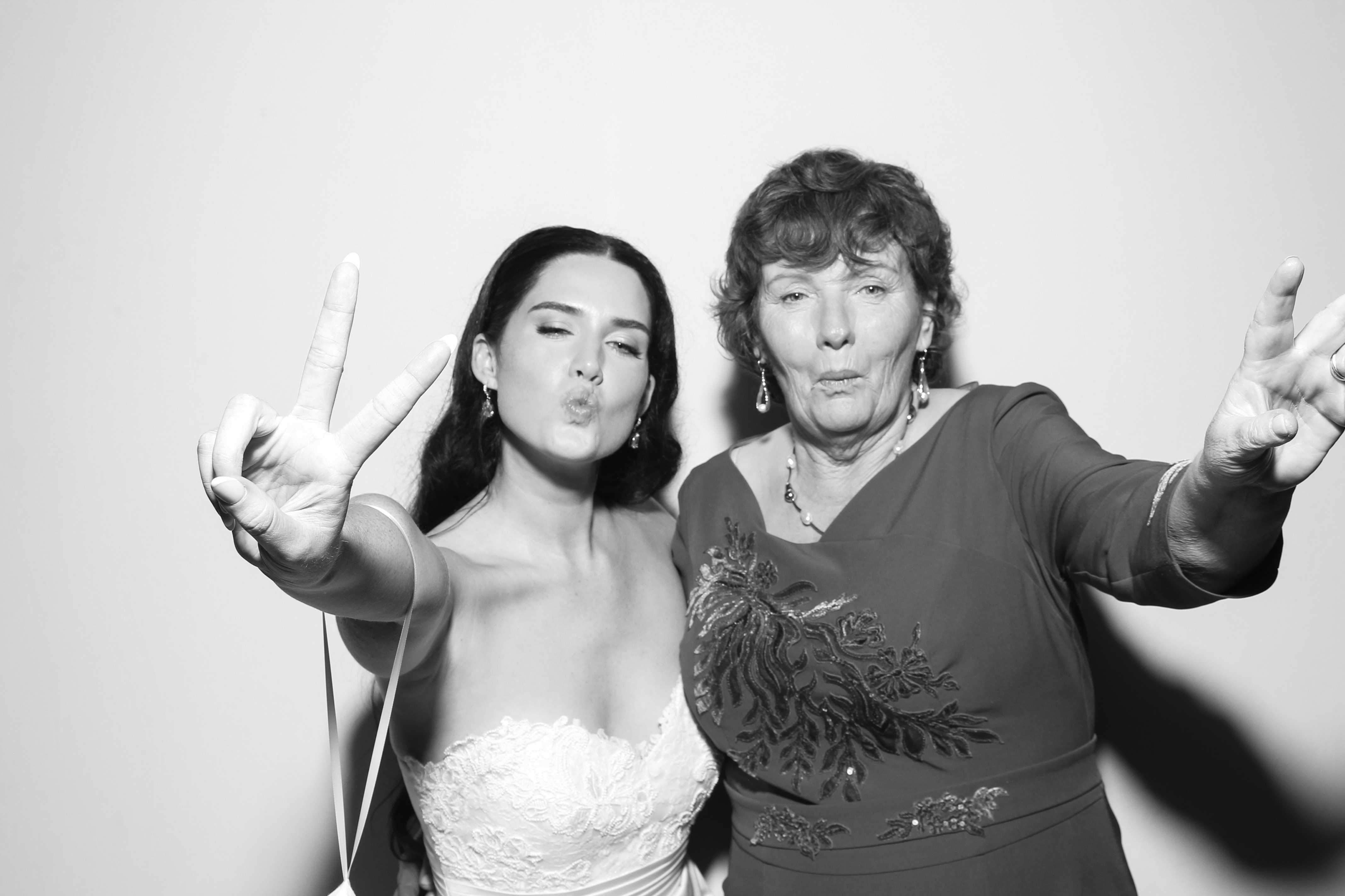 Sarah & James | View more photos from the event at gallery.snapmagic.ie/u/SnapMagic/Sarah-James