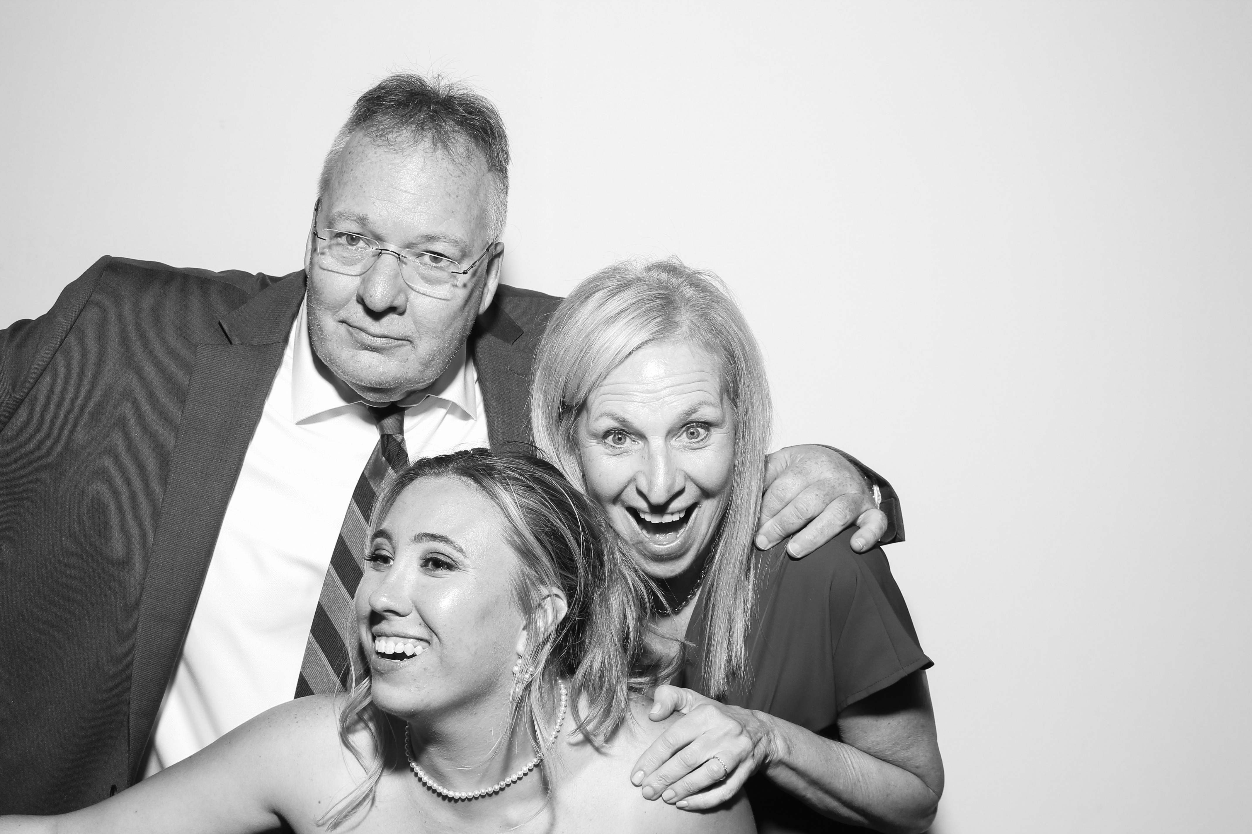 Sarah & James | View more photos from the event at gallery.snapmagic.ie/u/SnapMagic/Sarah-James