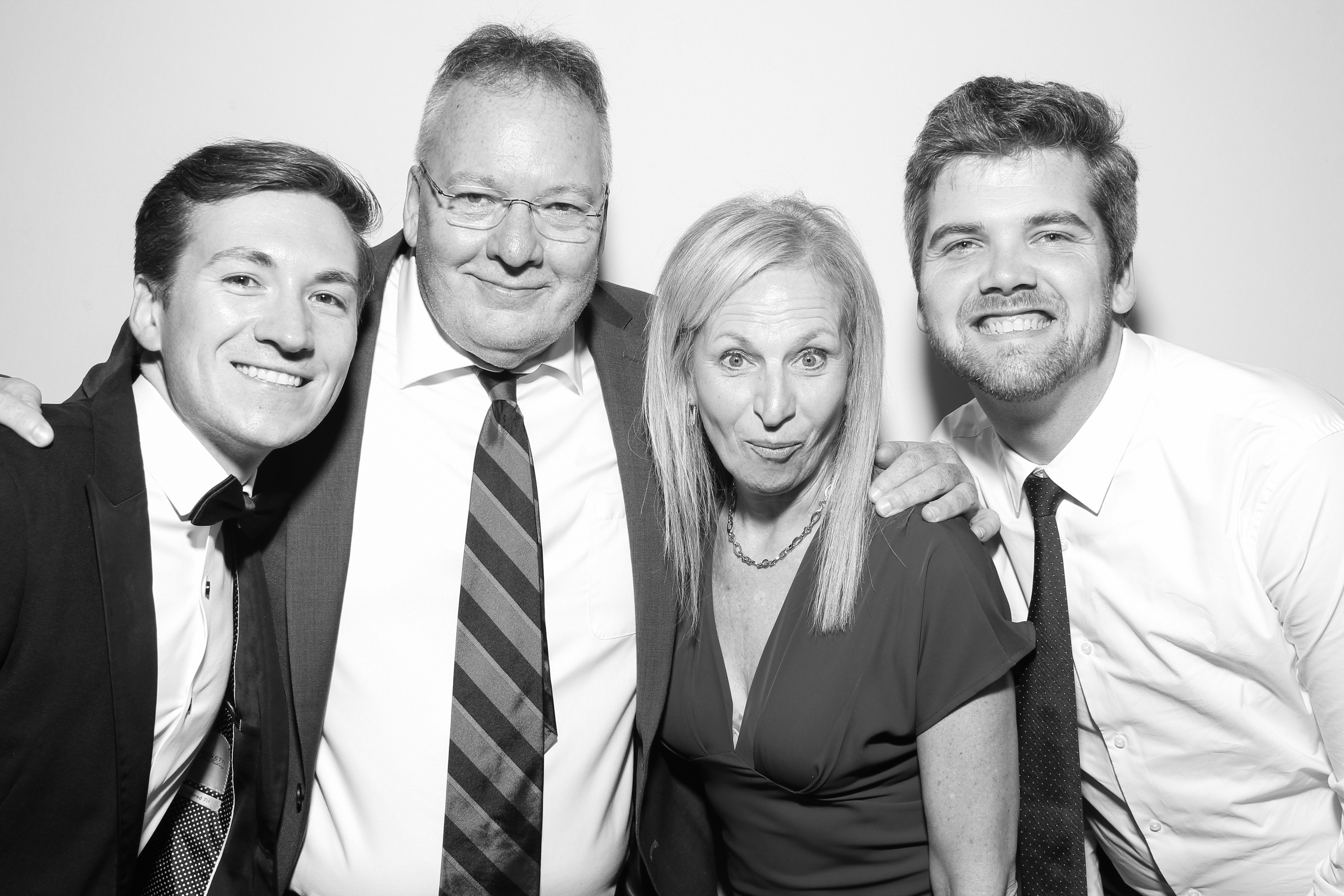 Sarah & James | View more photos from the event at gallery.snapmagic.ie/u/SnapMagic/Sarah-James