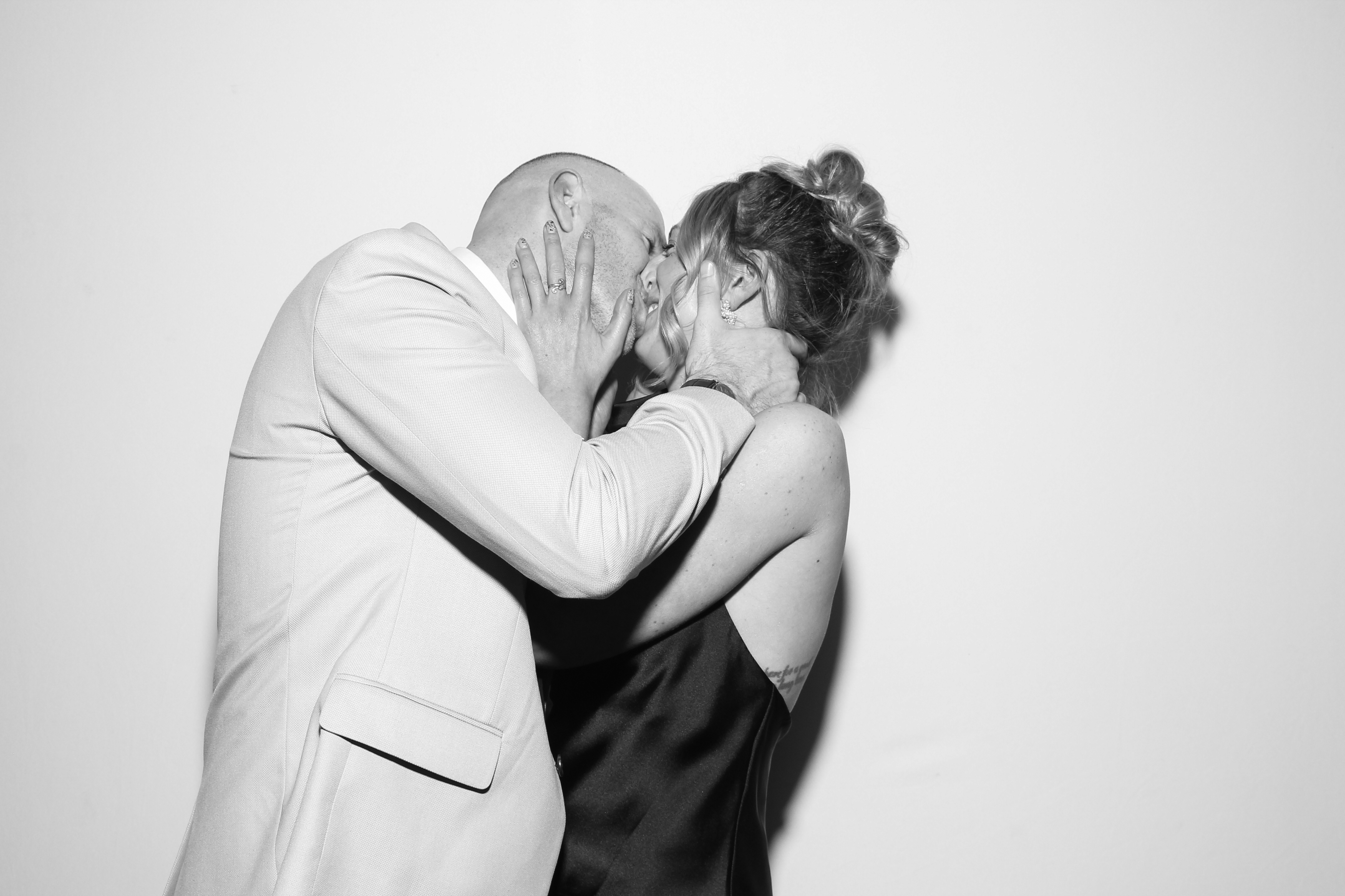 Sarah & James | View more photos from the event at gallery.snapmagic.ie/u/SnapMagic/Sarah-James