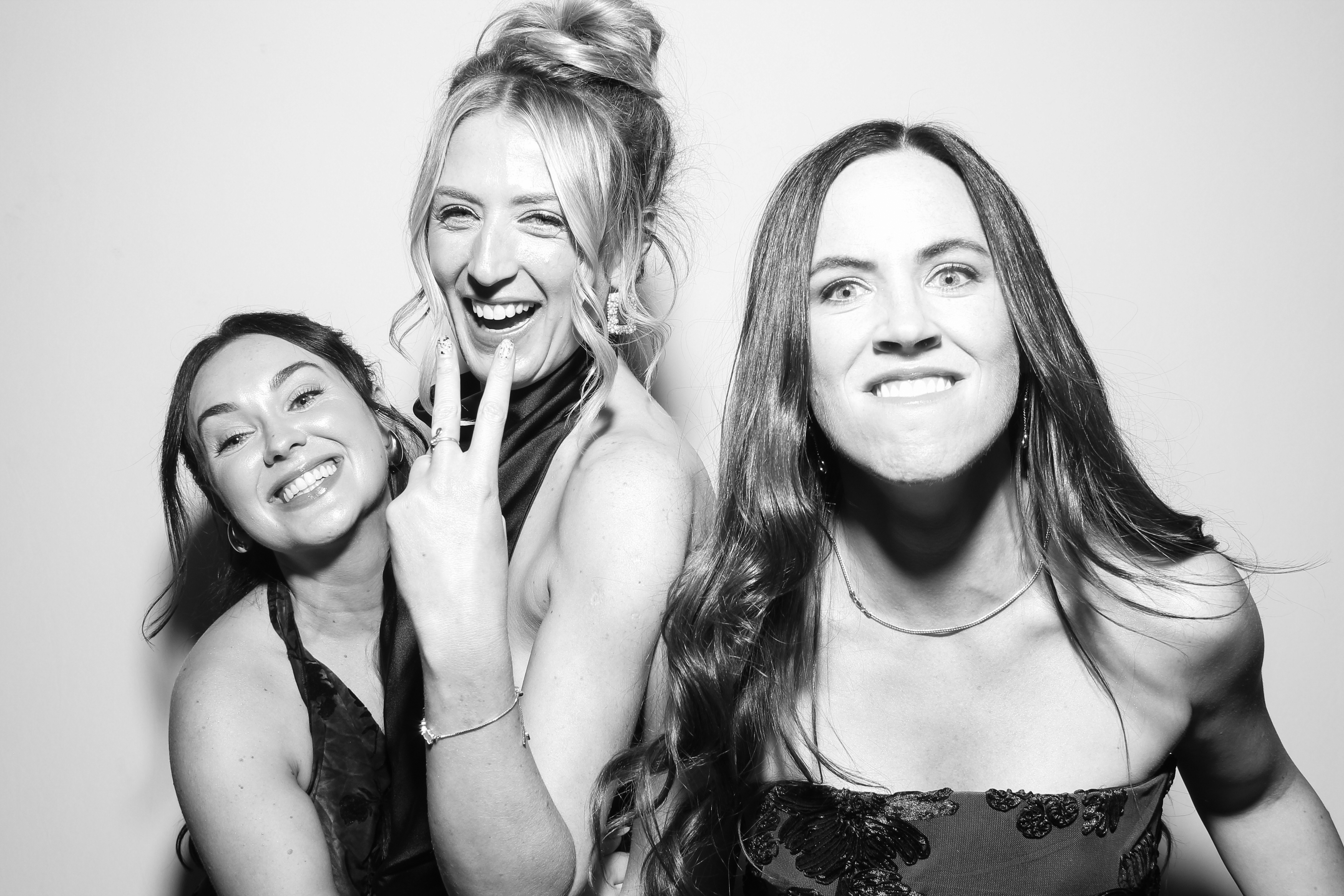 Sarah & James | View more photos from the event at gallery.snapmagic.ie/u/SnapMagic/Sarah-James