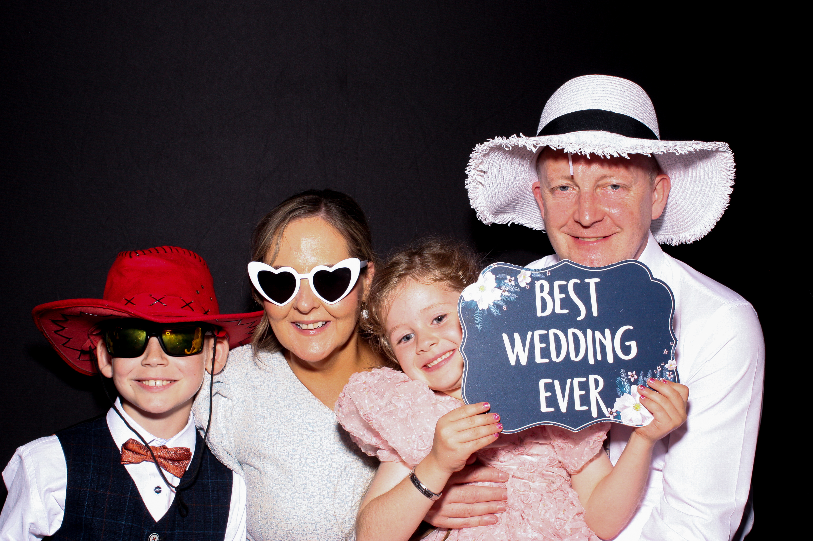 Sinead & Ryan | View more photos from the event at gallery.snapmagic.ie/u/SnapMagic/Sinead-Ryan