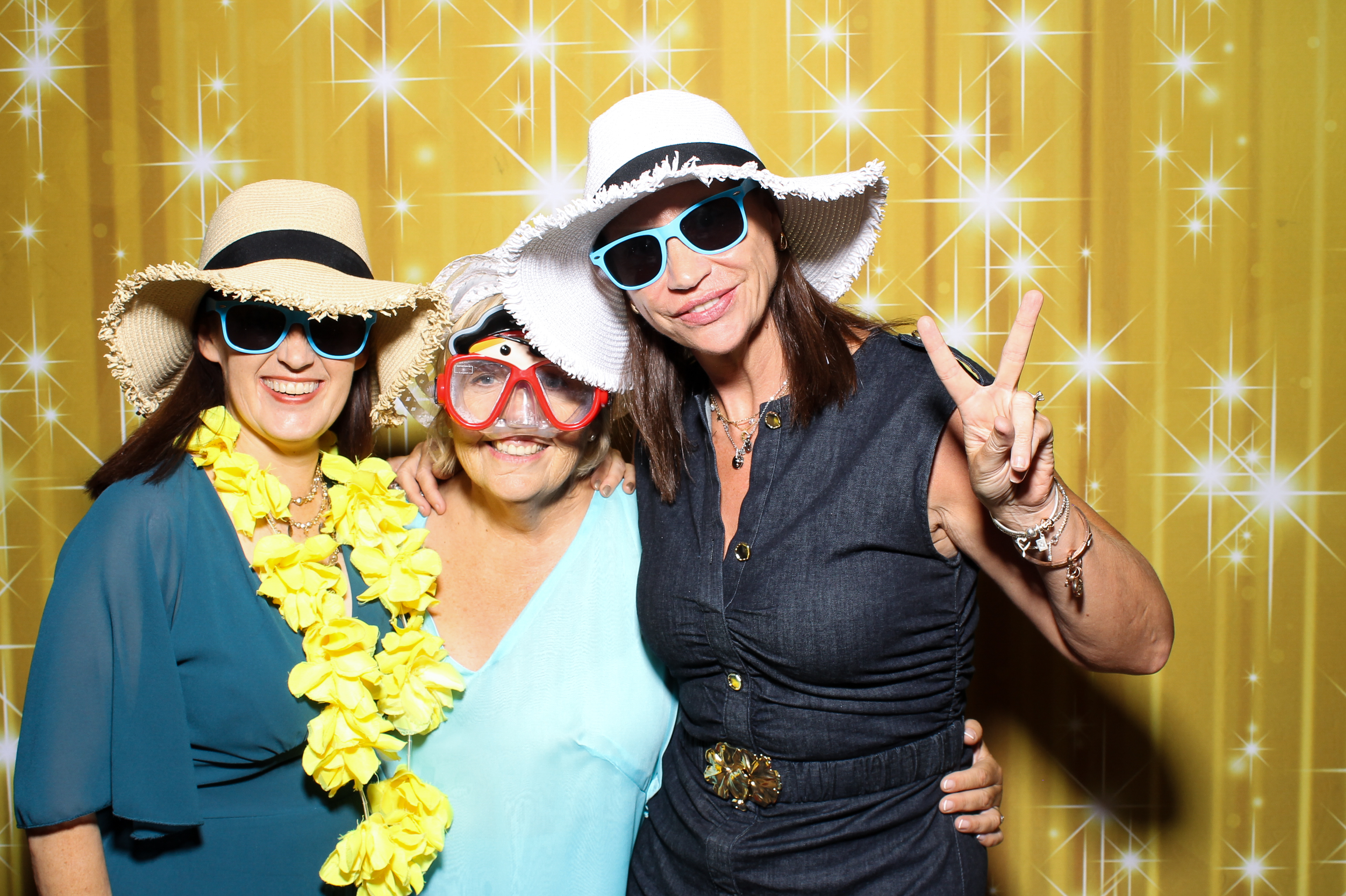 Sinead & Tom | View more photos from the event at gallery.snapmagic.ie/u/SnapMagic/Sinead-Tom