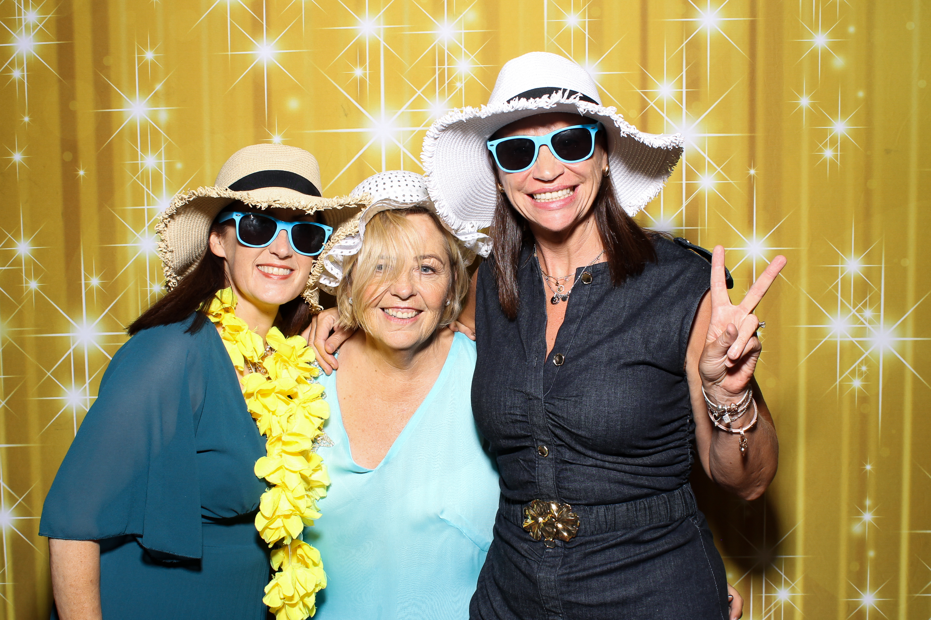 Sinead & Tom | View more photos from the event at gallery.snapmagic.ie/u/SnapMagic/Sinead-Tom