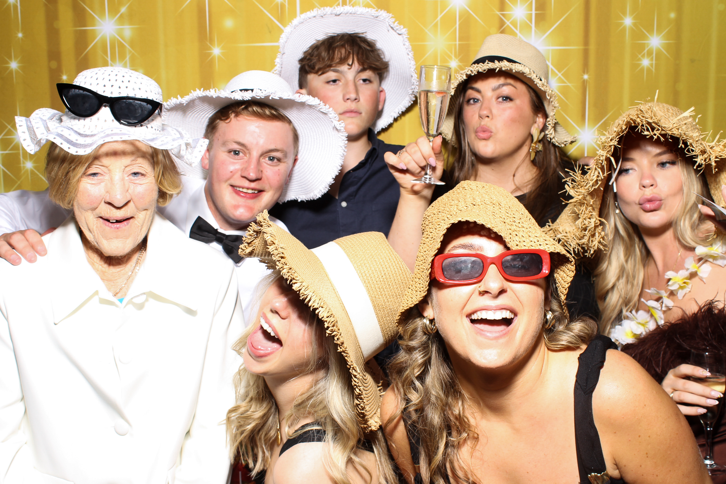 Sinead & Tom | View more photos from the event at gallery.snapmagic.ie/u/SnapMagic/Sinead-Tom