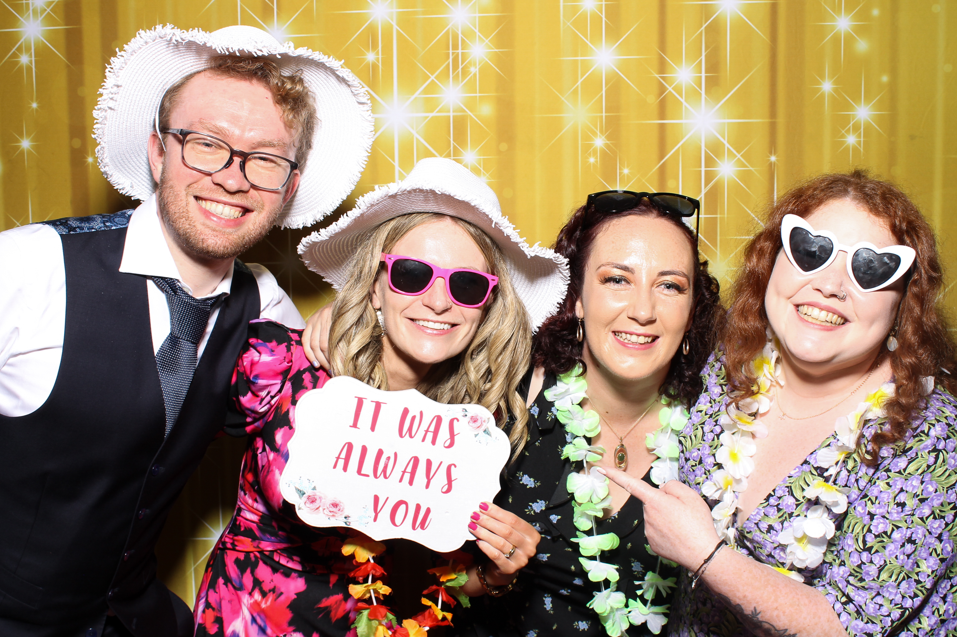 Sinead & Tom | View more photos from the event at gallery.snapmagic.ie/u/SnapMagic/Sinead-Tom