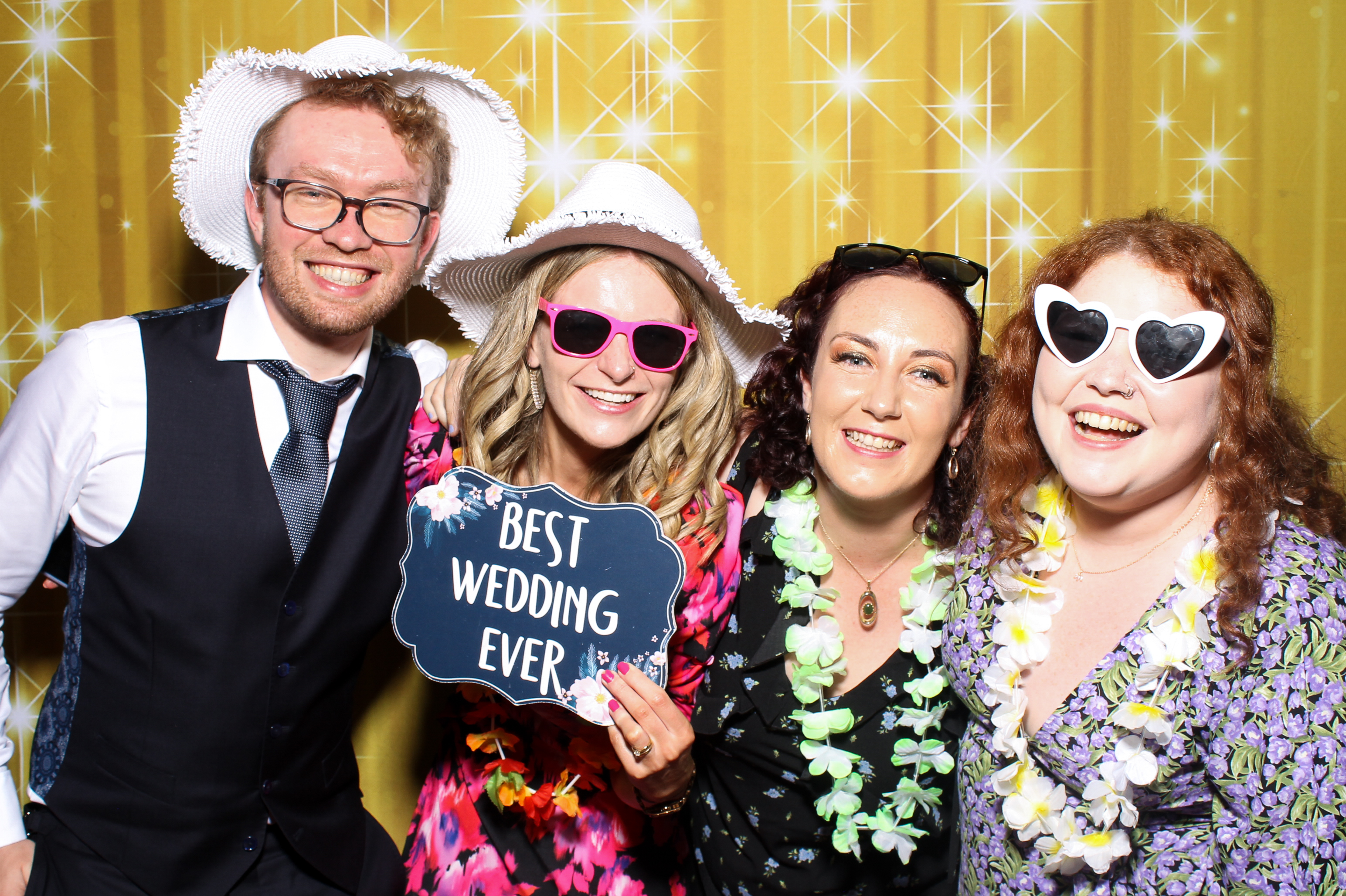 Sinead & Tom | View more photos from the event at gallery.snapmagic.ie/u/SnapMagic/Sinead-Tom