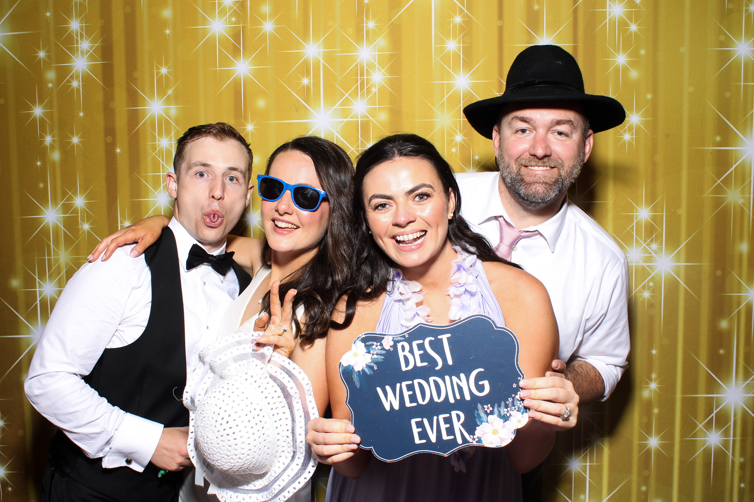 Sinead & Tom | View more photos from the event at gallery.snapmagic.ie/u/SnapMagic/Sinead-Tom