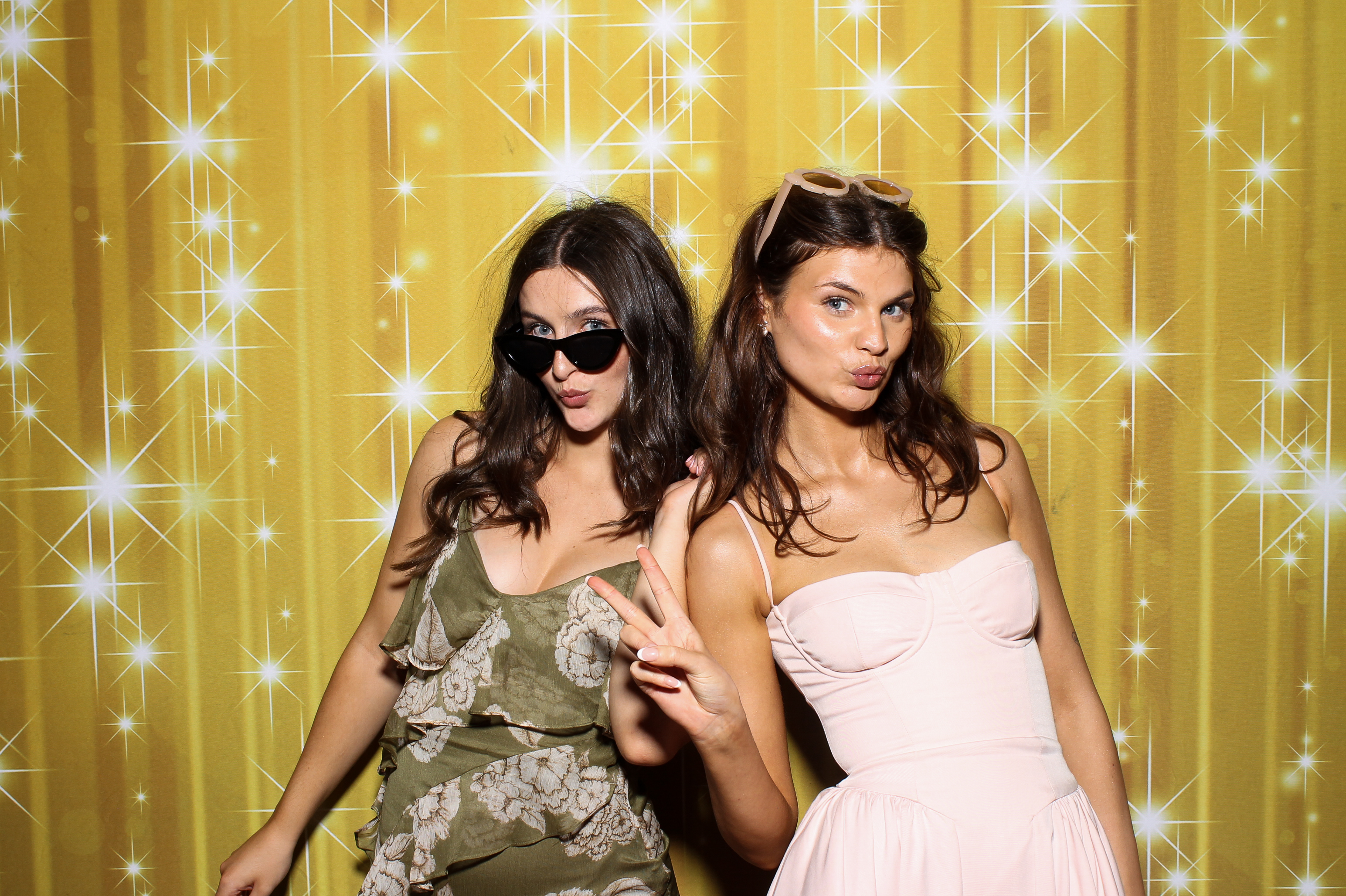 Sinead & Tom | View more photos from the event at gallery.snapmagic.ie/u/SnapMagic/Sinead-Tom