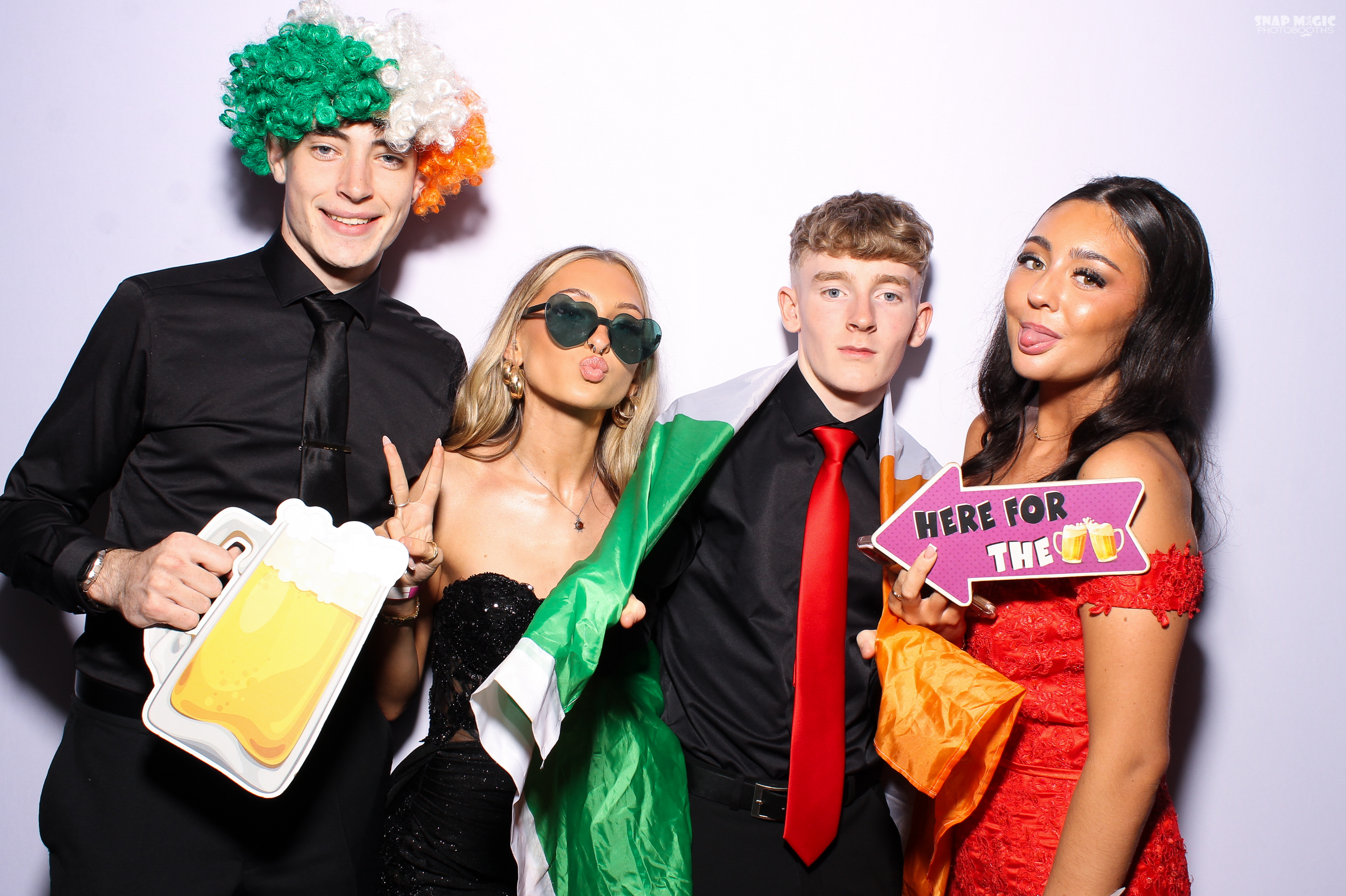 Ursuline College Debs '25 | View more photos from the event at gallery.snapmagic.ie/u/SnapMagic/Ursuline-College-Debs-25