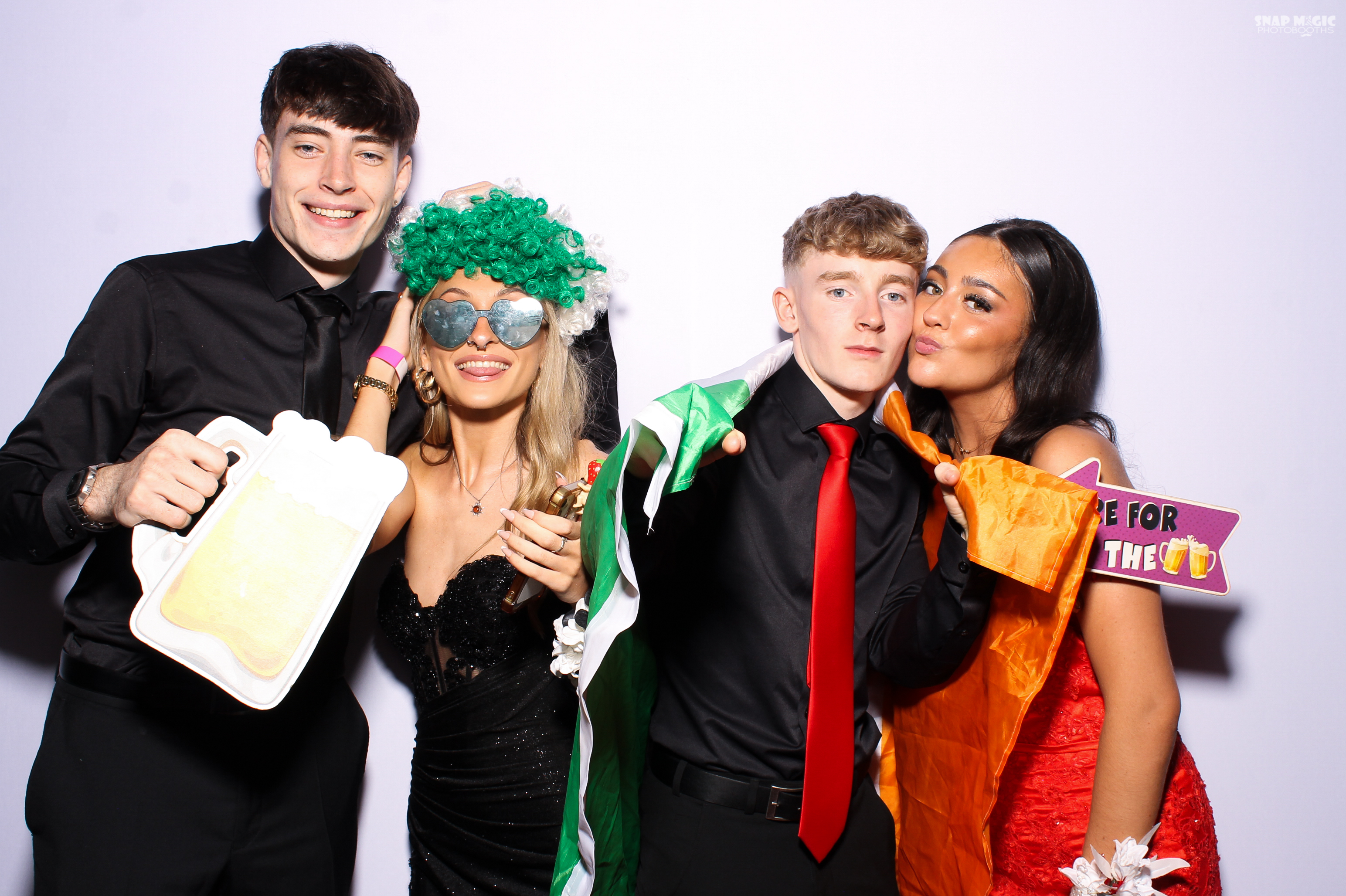 Ursuline College Debs '25 | View more photos from the event at gallery.snapmagic.ie/u/SnapMagic/Ursuline-College-Debs-25