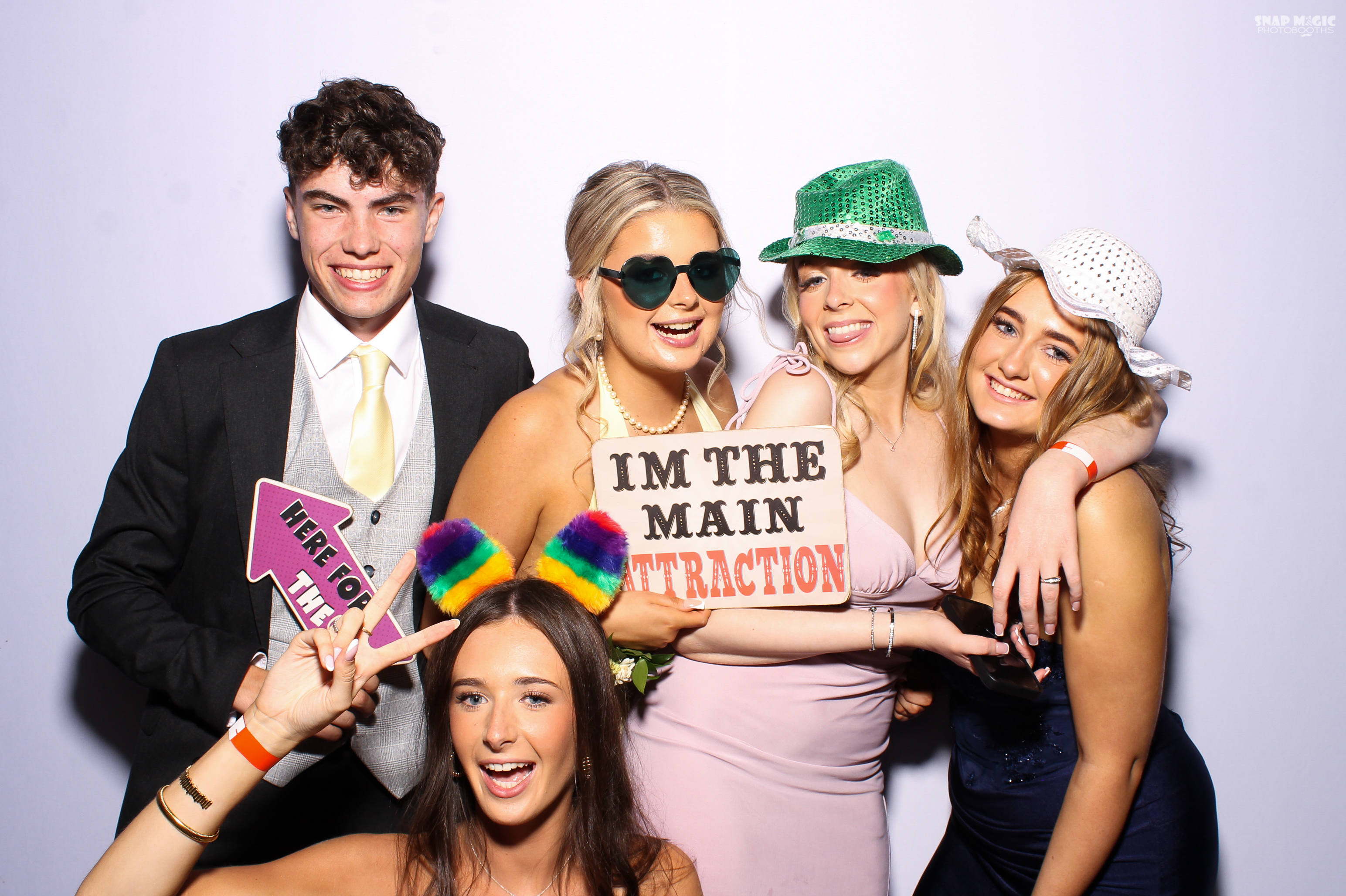 Ursuline College Debs '25 | View more photos from the event at gallery.snapmagic.ie/u/SnapMagic/Ursuline-College-Debs-25