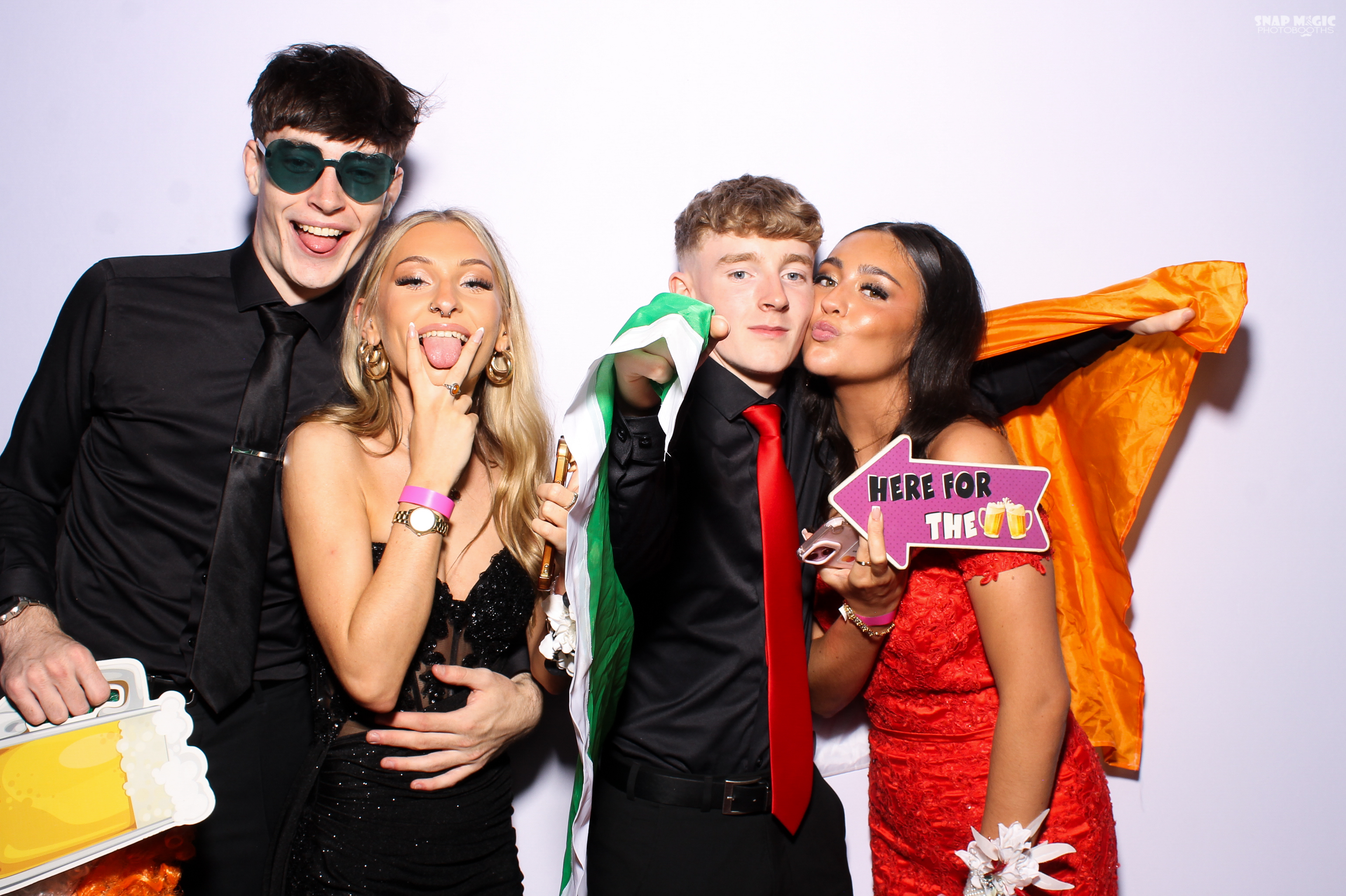 Ursuline College Debs '25 | View more photos from the event at gallery.snapmagic.ie/u/SnapMagic/Ursuline-College-Debs-25