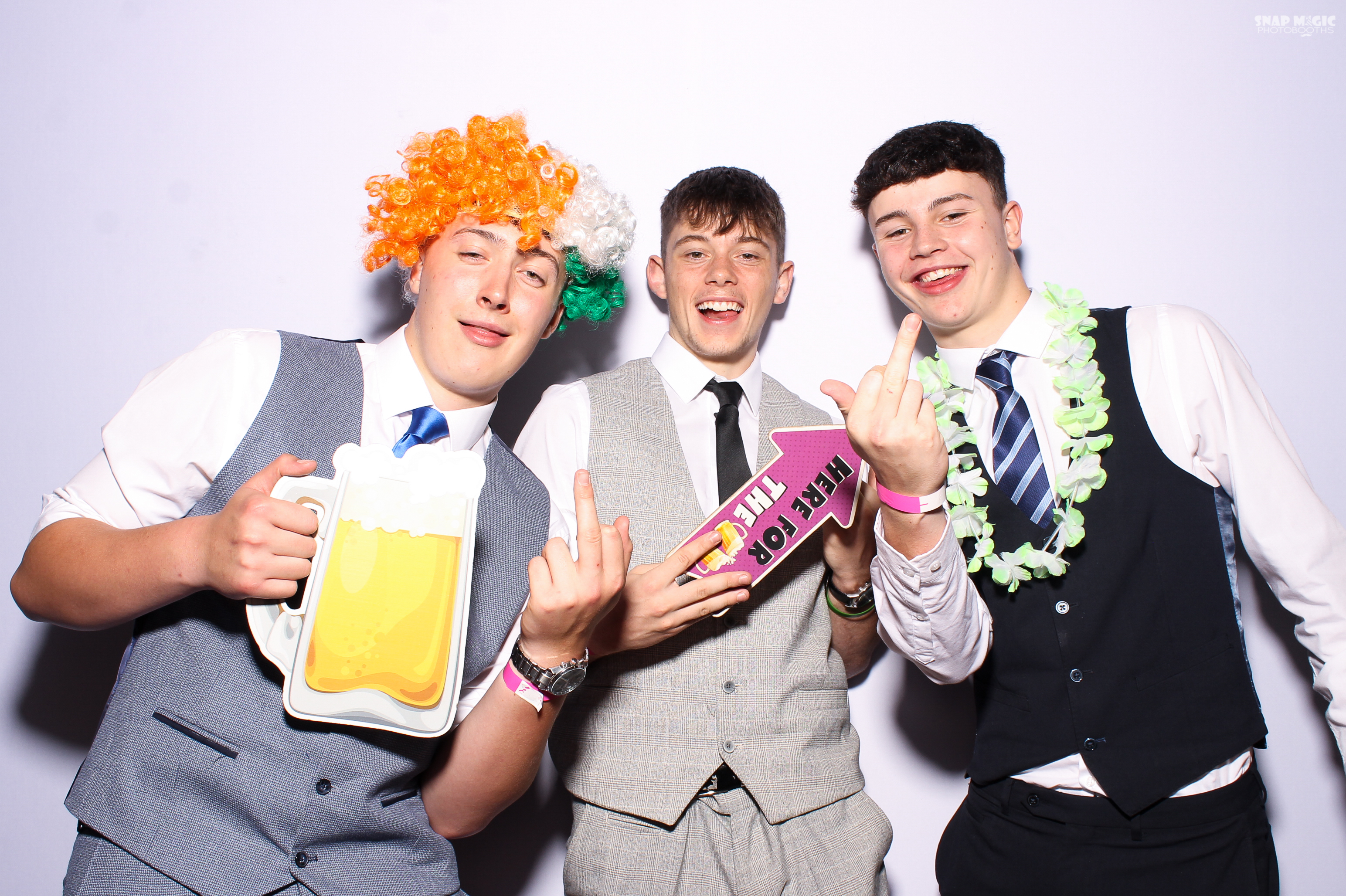 Ursuline College Debs '25 | View more photos from the event at gallery.snapmagic.ie/u/SnapMagic/Ursuline-College-Debs-25
