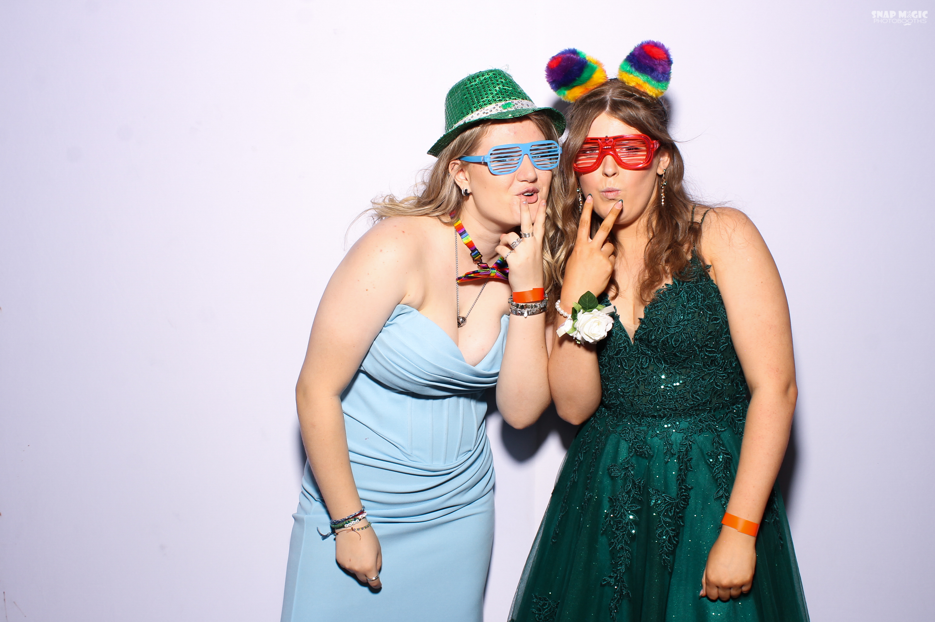 Ursuline College Debs '25 | View more photos from the event at gallery.snapmagic.ie/u/SnapMagic/Ursuline-College-Debs-25