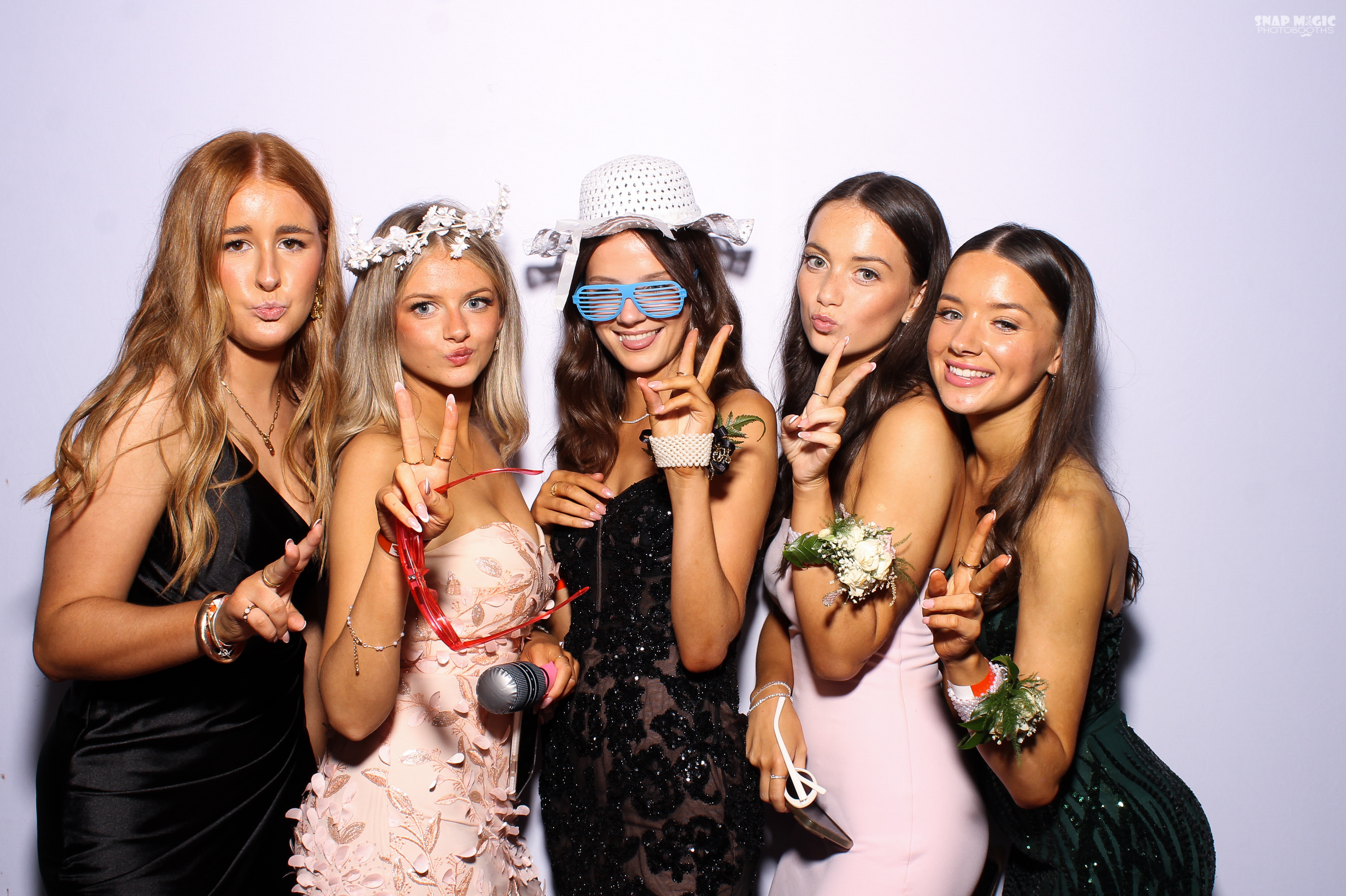 Ursuline College Debs '25 | View more photos from the event at gallery.snapmagic.ie/u/SnapMagic/Ursuline-College-Debs-25