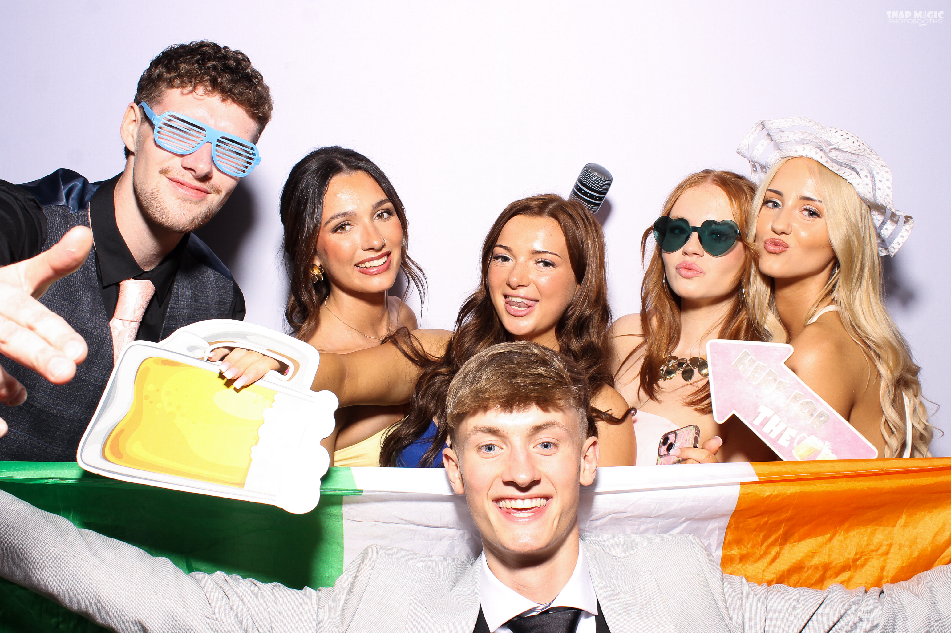 Ursuline College Debs '25 | View more photos from the event at gallery.snapmagic.ie/u/SnapMagic/Ursuline-College-Debs-25