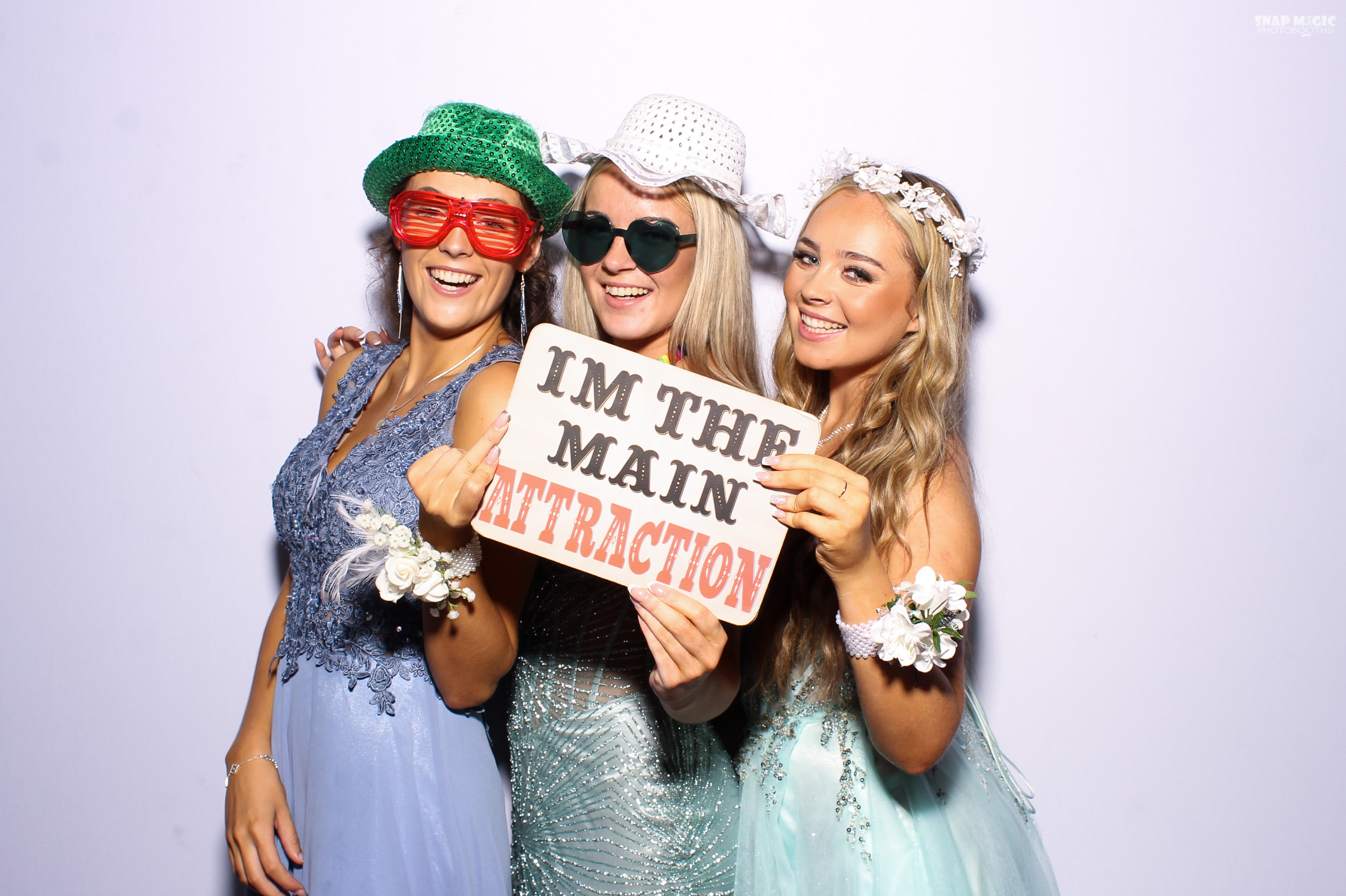 Ursuline College Debs '25 | View more photos from the event at gallery.snapmagic.ie/u/SnapMagic/Ursuline-College-Debs-25