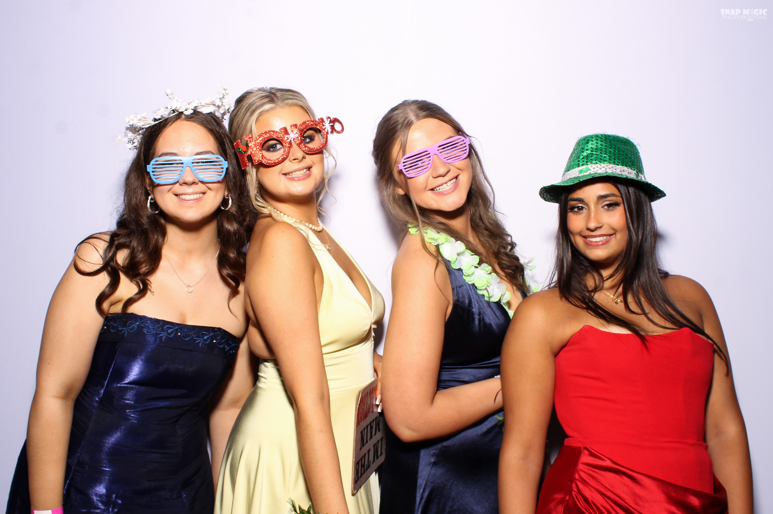 Ursuline College Debs '25 | View more photos from the event at gallery.snapmagic.ie/u/SnapMagic/Ursuline-College-Debs-25