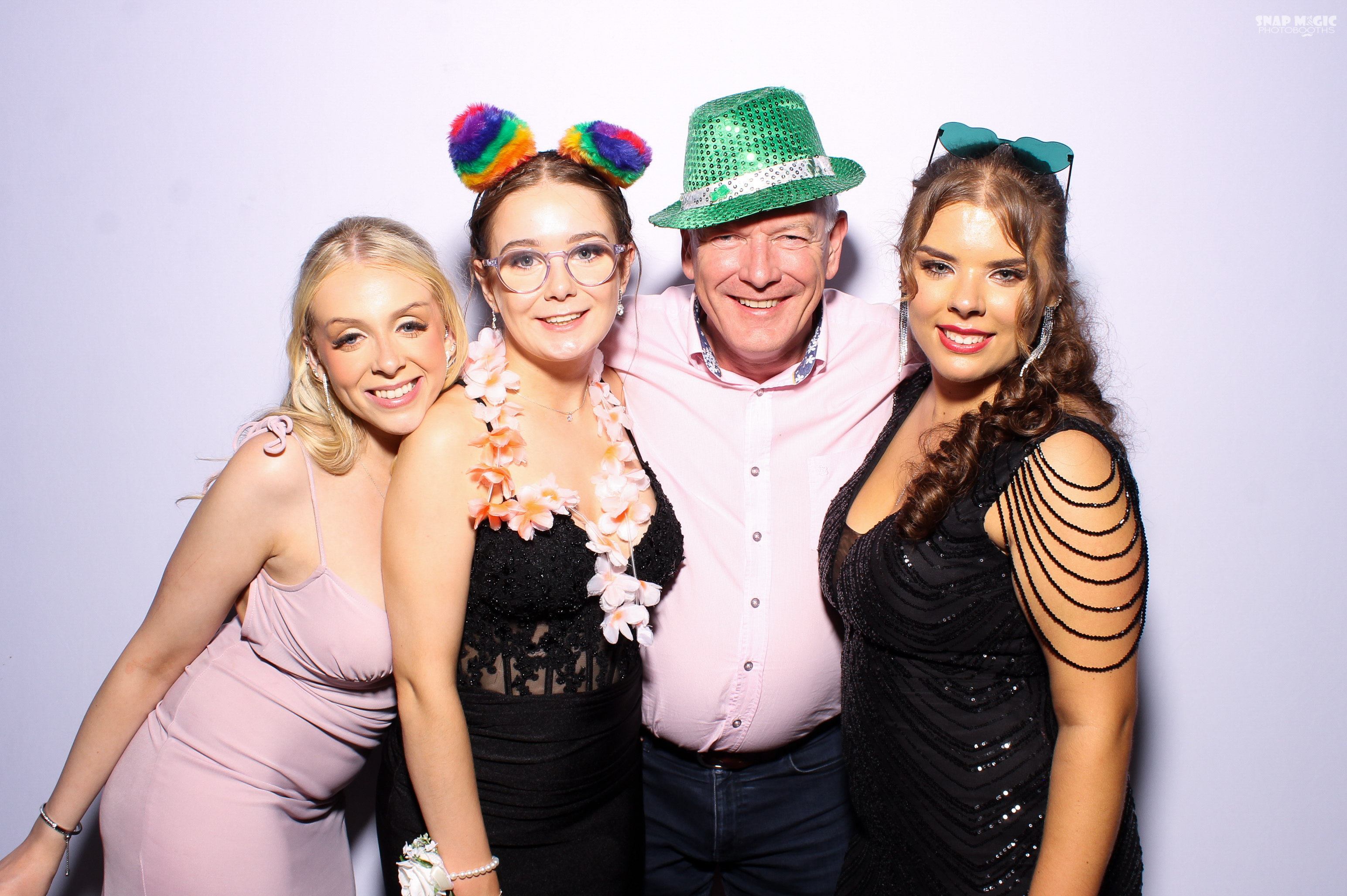 Ursuline College Debs '25 | View more photos from the event at gallery.snapmagic.ie/u/SnapMagic/Ursuline-College-Debs-25