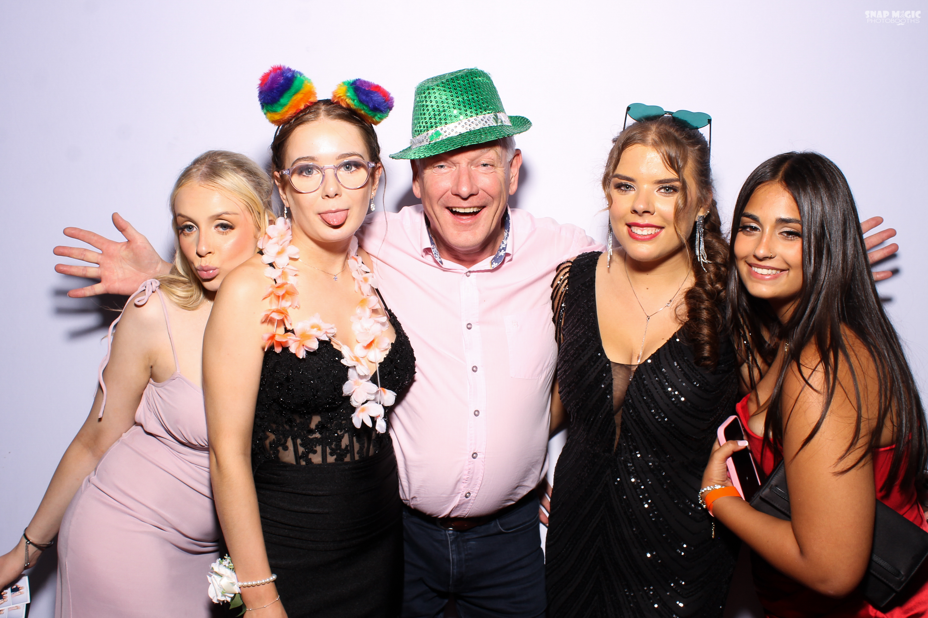 Ursuline College Debs '25 | View more photos from the event at gallery.snapmagic.ie/u/SnapMagic/Ursuline-College-Debs-25