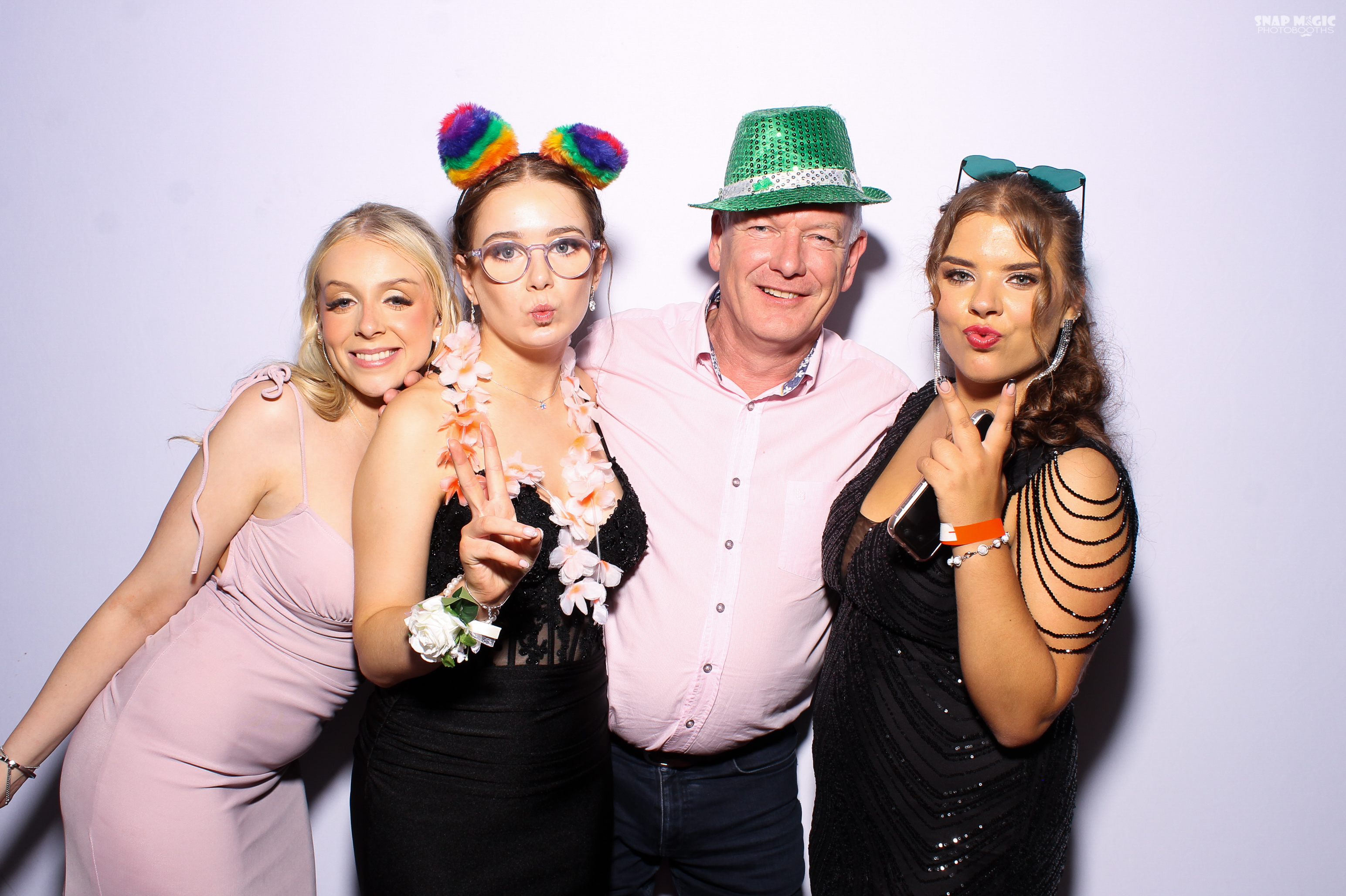 Ursuline College Debs '25 | View more photos from the event at gallery.snapmagic.ie/u/SnapMagic/Ursuline-College-Debs-25