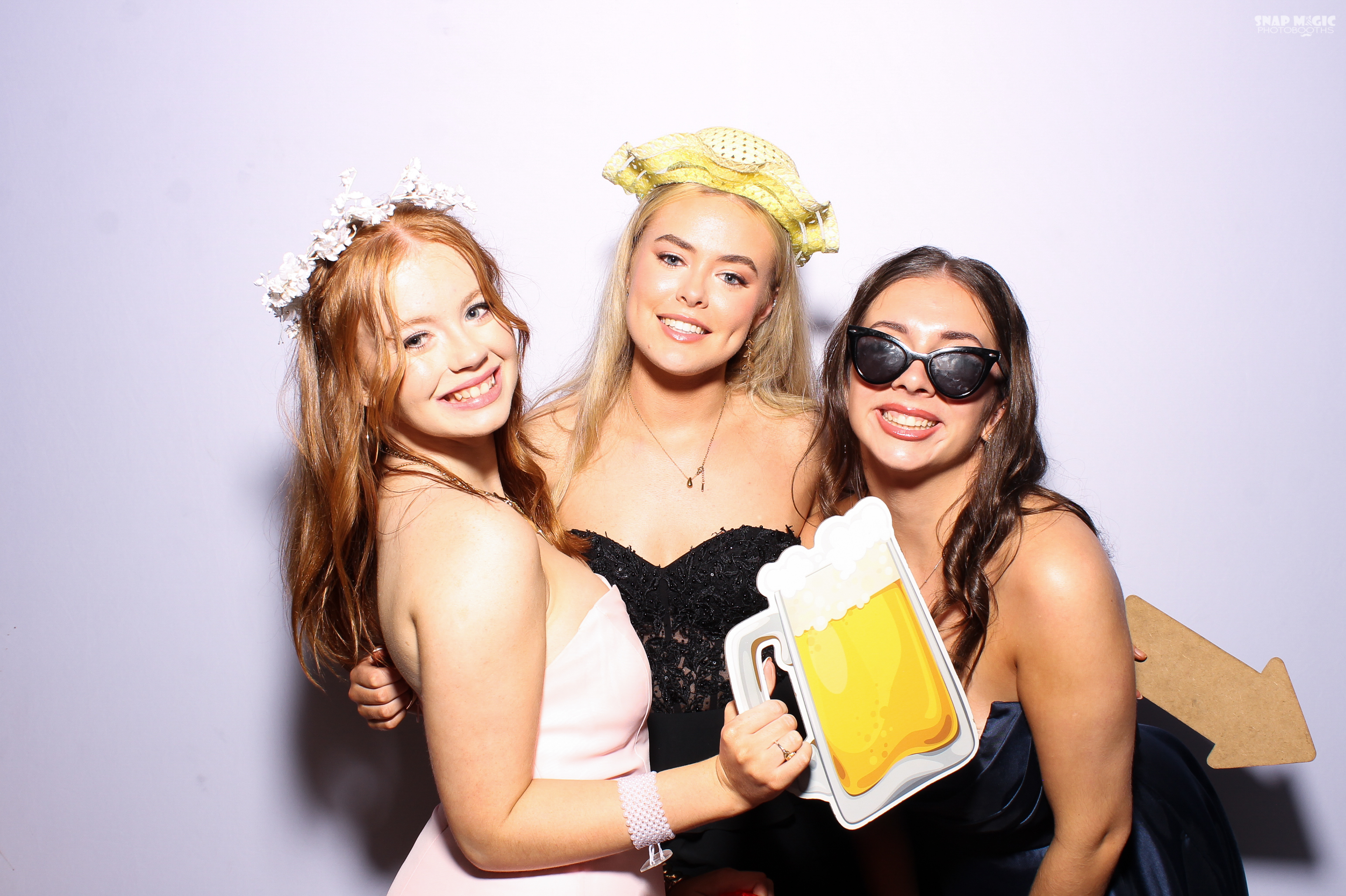 Ursuline College Debs '25 | View more photos from the event at gallery.snapmagic.ie/u/SnapMagic/Ursuline-College-Debs-25