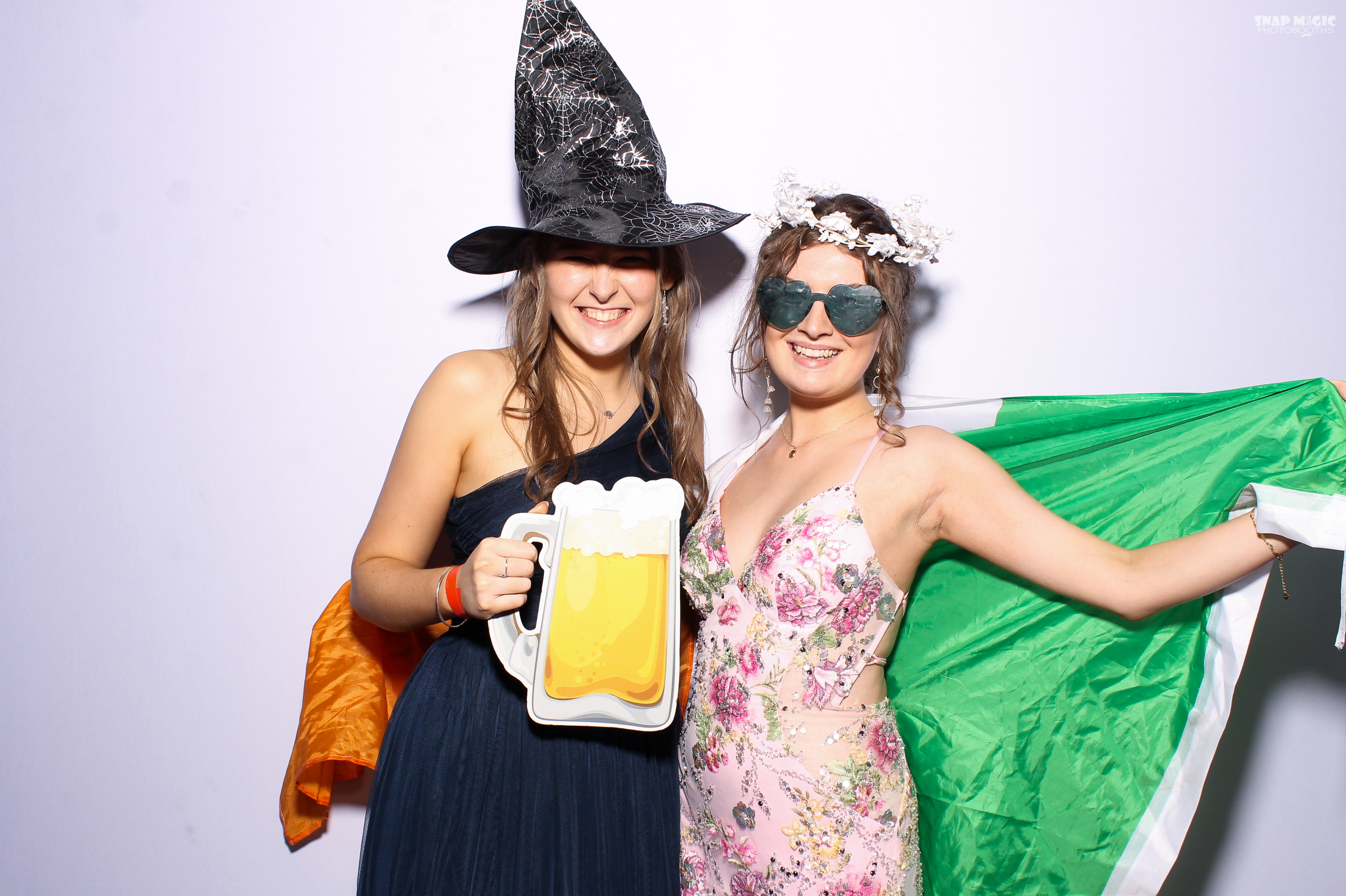 Ursuline College Debs '25 | View more photos from the event at gallery.snapmagic.ie/u/SnapMagic/Ursuline-College-Debs-25