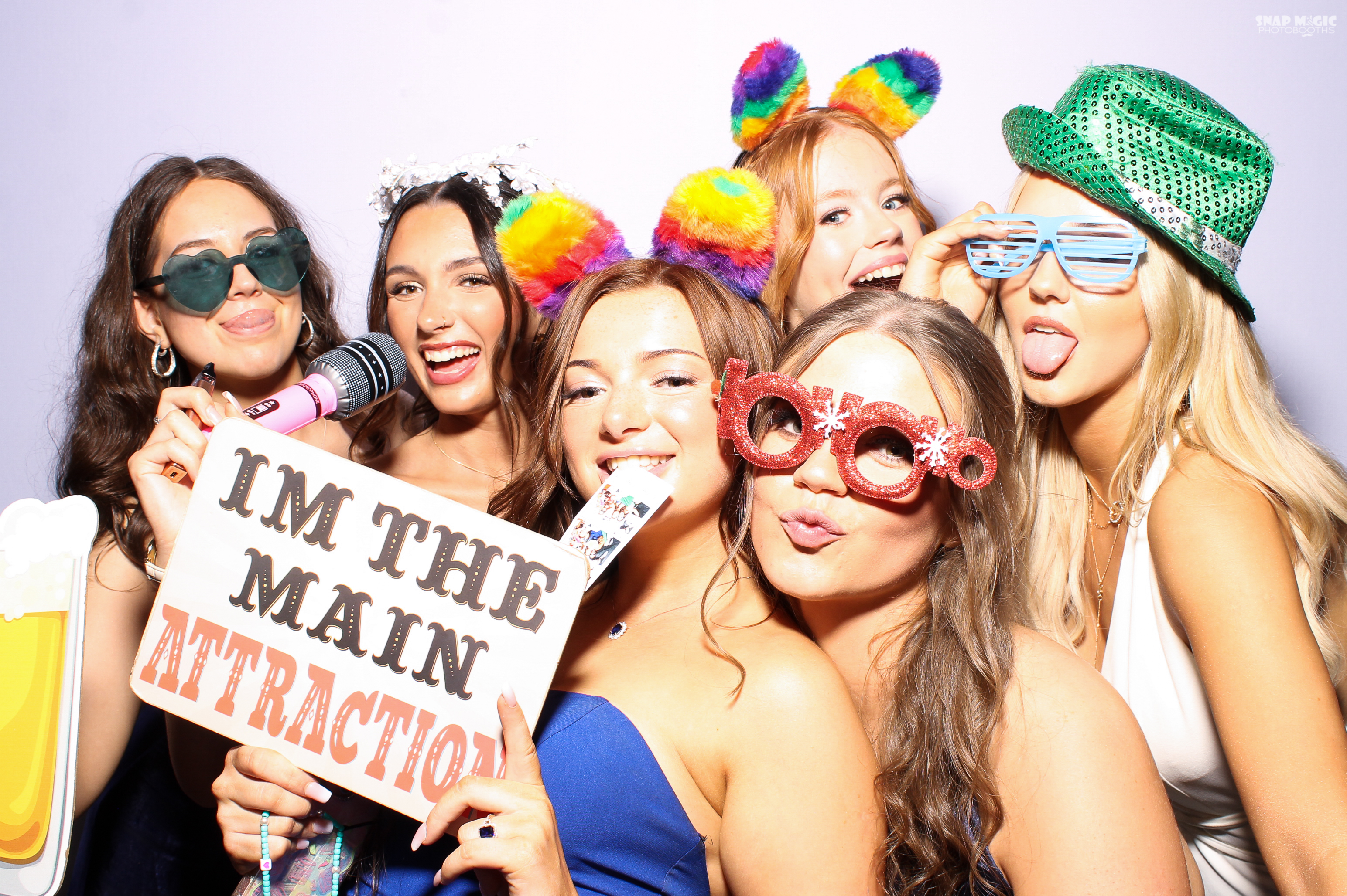 Ursuline College Debs '25 | View more photos from the event at gallery.snapmagic.ie/u/SnapMagic/Ursuline-College-Debs-25