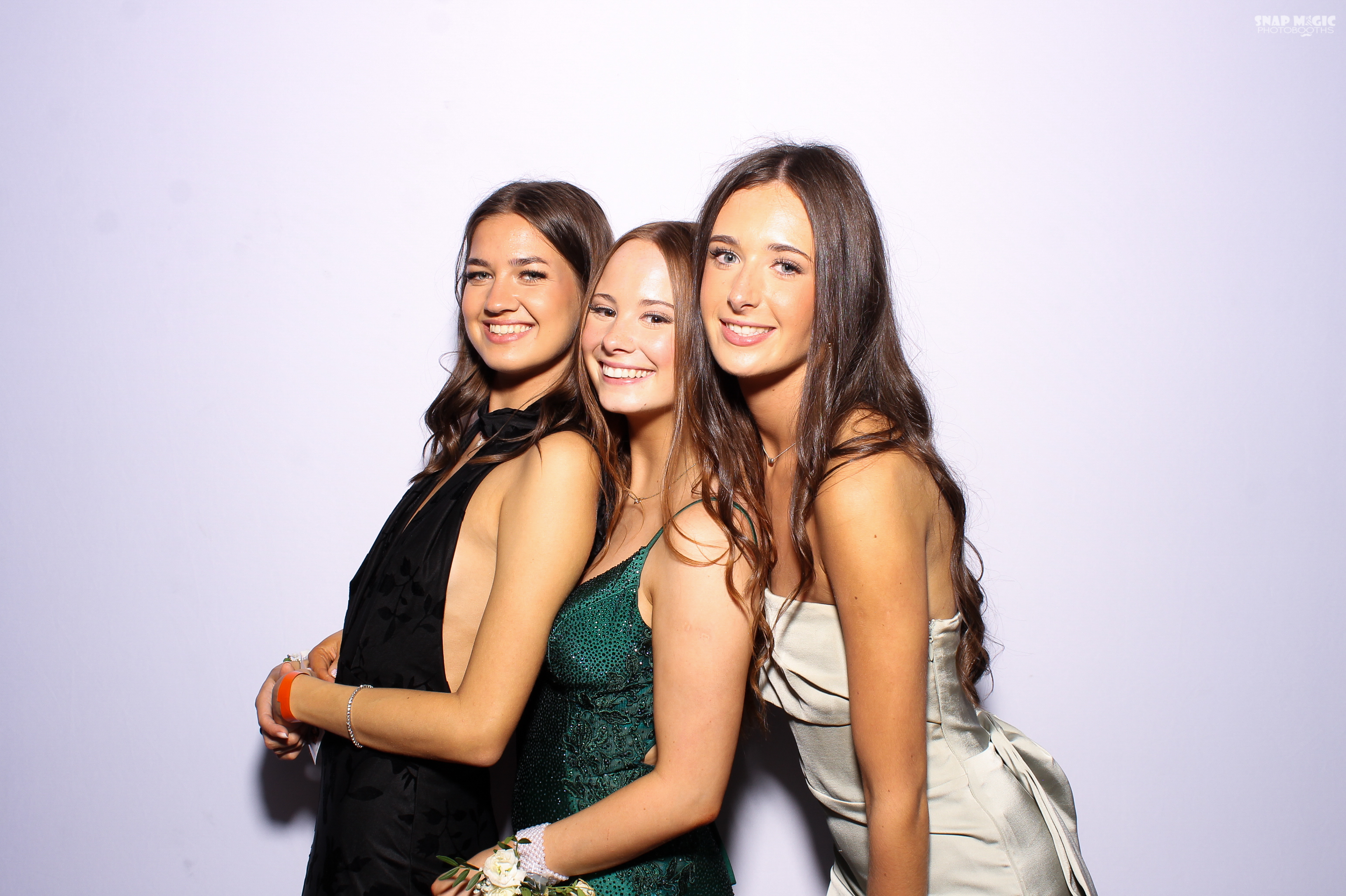 Ursuline College Debs '25 | View more photos from the event at gallery.snapmagic.ie/u/SnapMagic/Ursuline-College-Debs-25