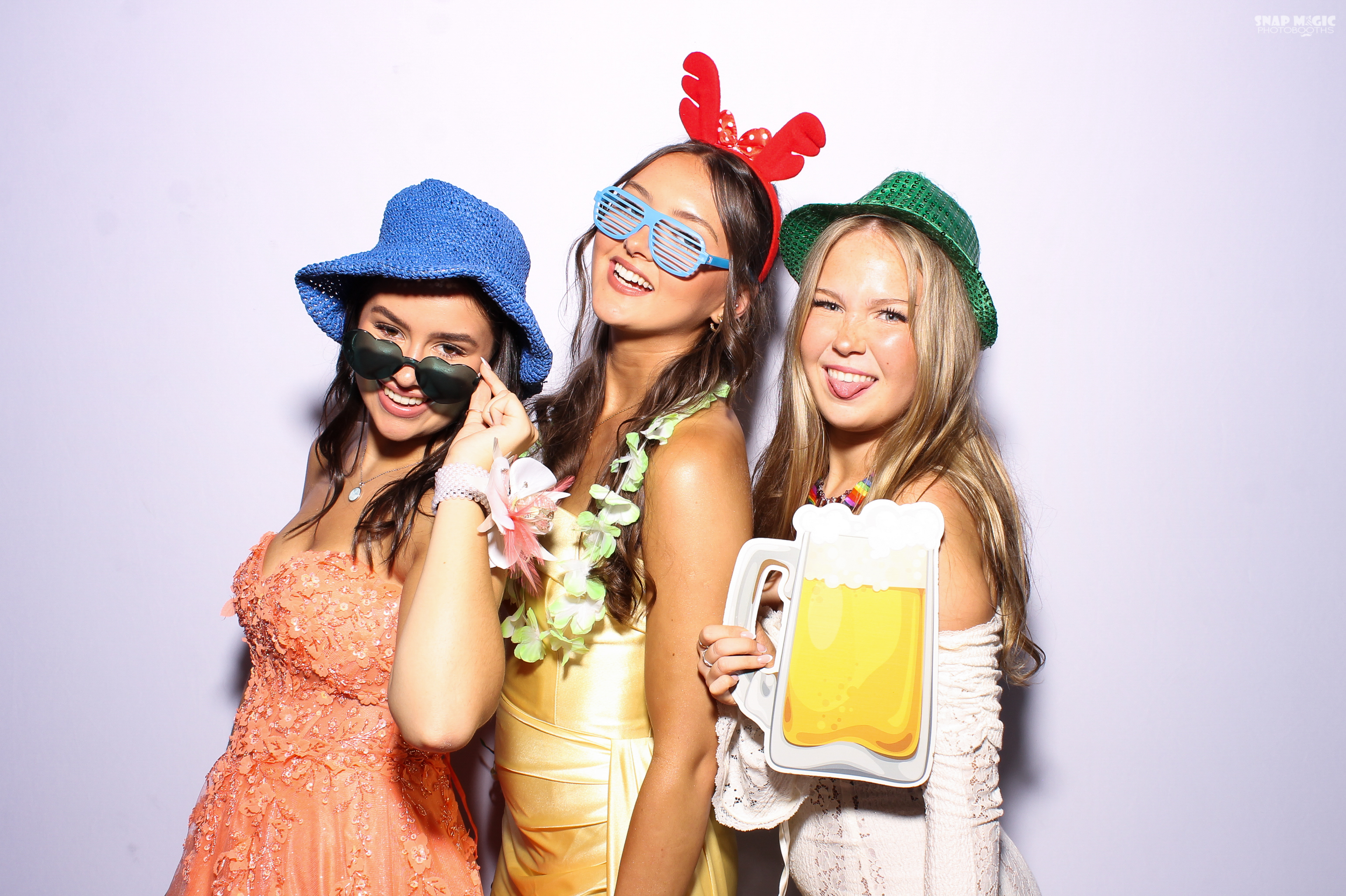 Ursuline College Debs '25 | View more photos from the event at gallery.snapmagic.ie/u/SnapMagic/Ursuline-College-Debs-25