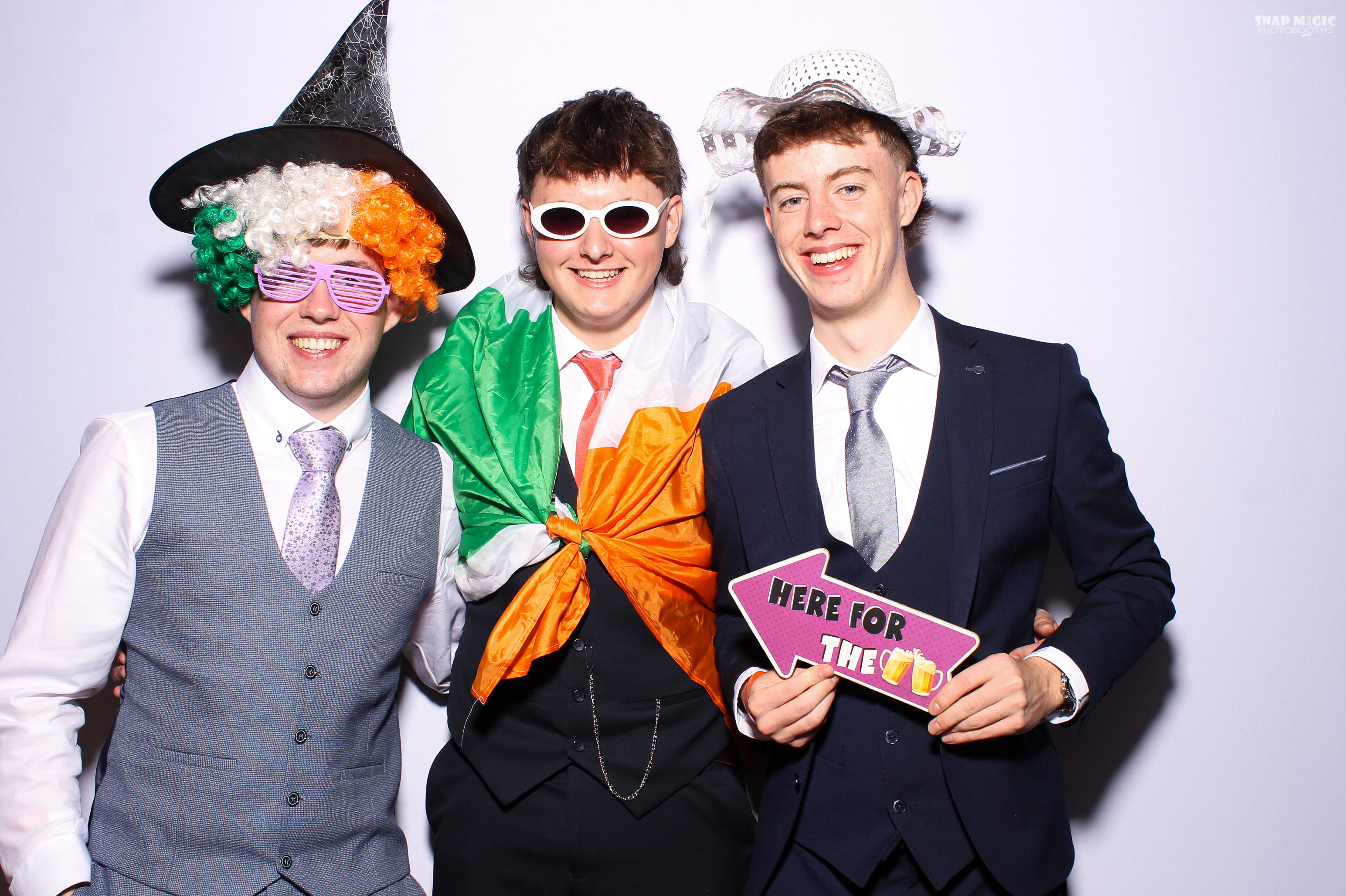Ursuline College Debs '25 | View more photos from the event at gallery.snapmagic.ie/u/SnapMagic/Ursuline-College-Debs-25