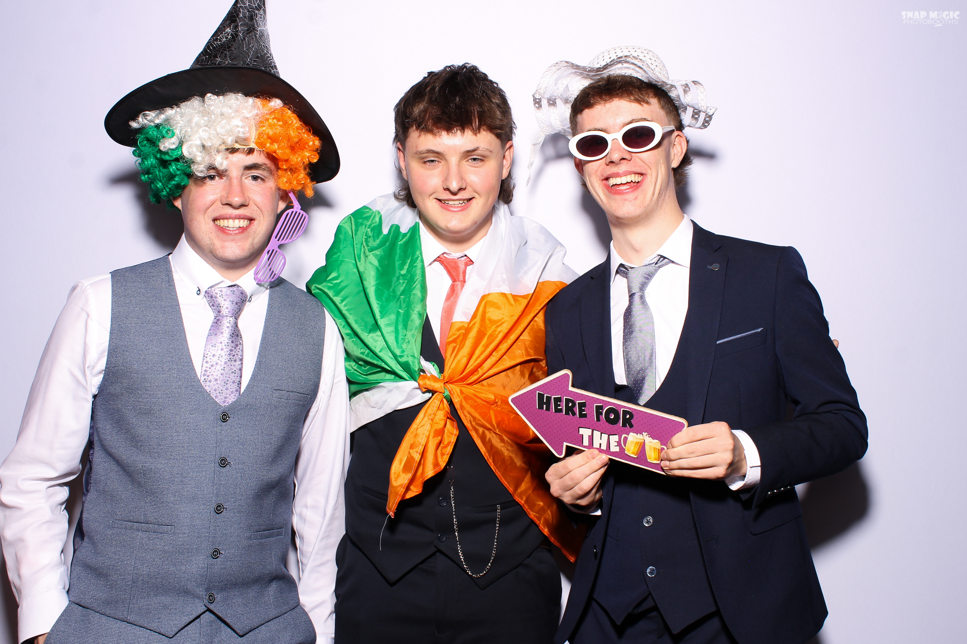 Ursuline College Debs '25 | View more photos from the event at gallery.snapmagic.ie/u/SnapMagic/Ursuline-College-Debs-25