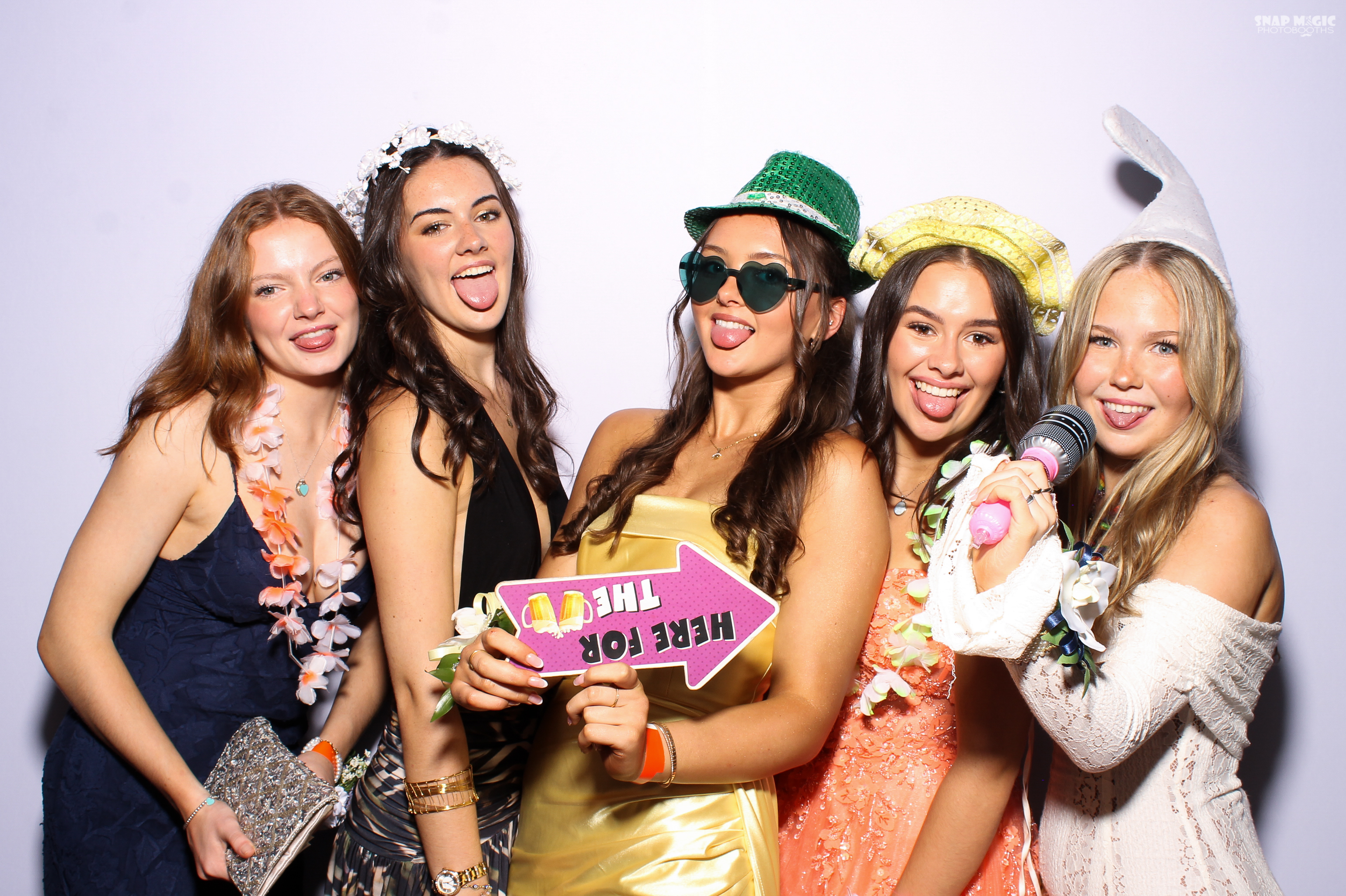 Ursuline College Debs '25 | View more photos from the event at gallery.snapmagic.ie/u/SnapMagic/Ursuline-College-Debs-25