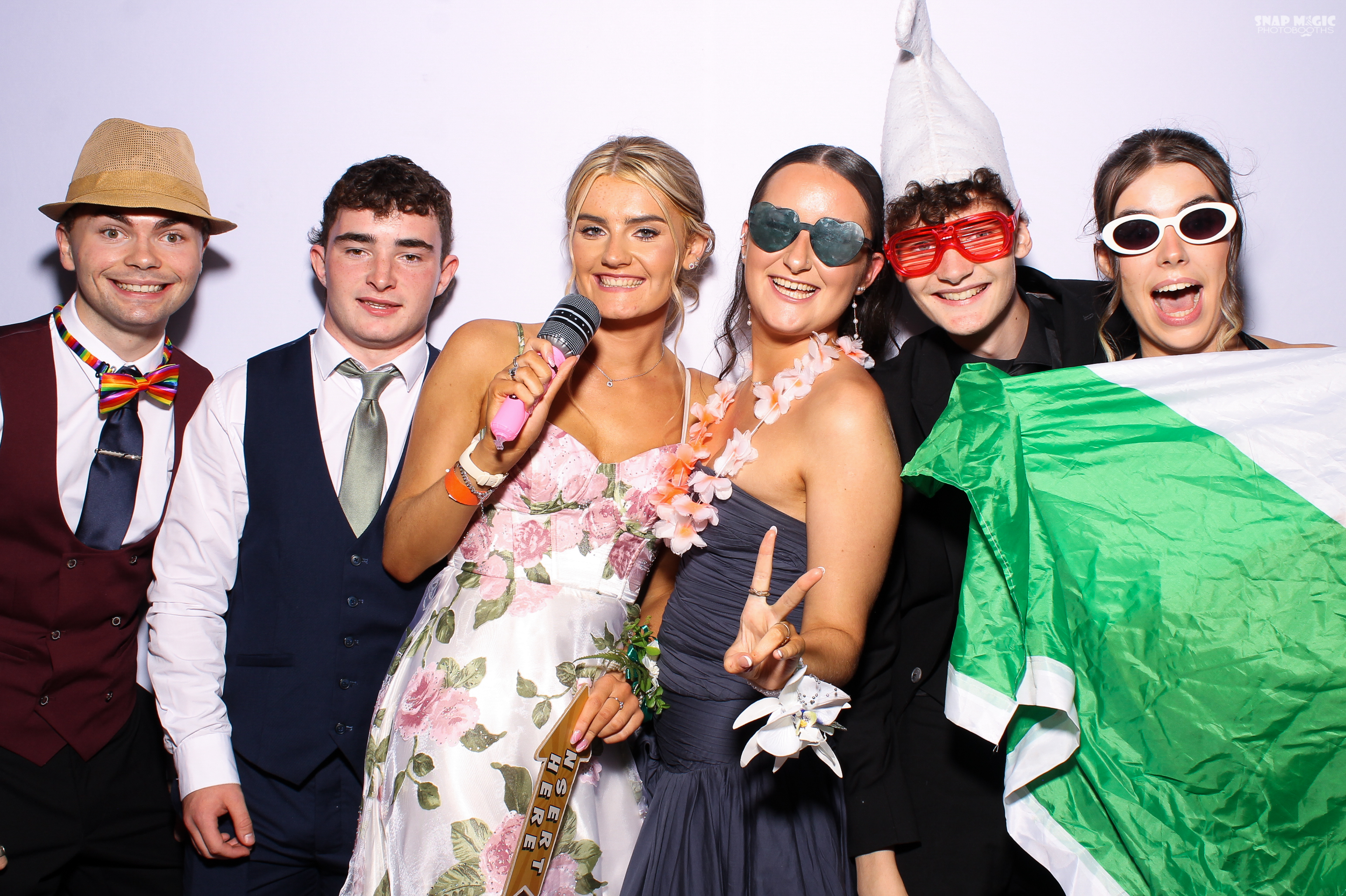 Ursuline College Debs '25 | View more photos from the event at gallery.snapmagic.ie/u/SnapMagic/Ursuline-College-Debs-25