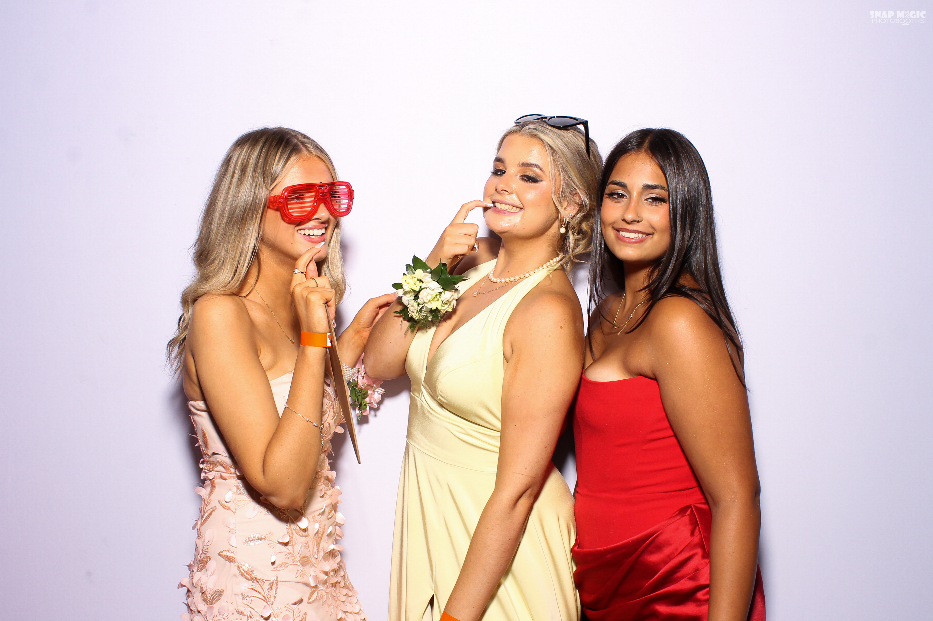 Ursuline College Debs '25 | View more photos from the event at gallery.snapmagic.ie/u/SnapMagic/Ursuline-College-Debs-25