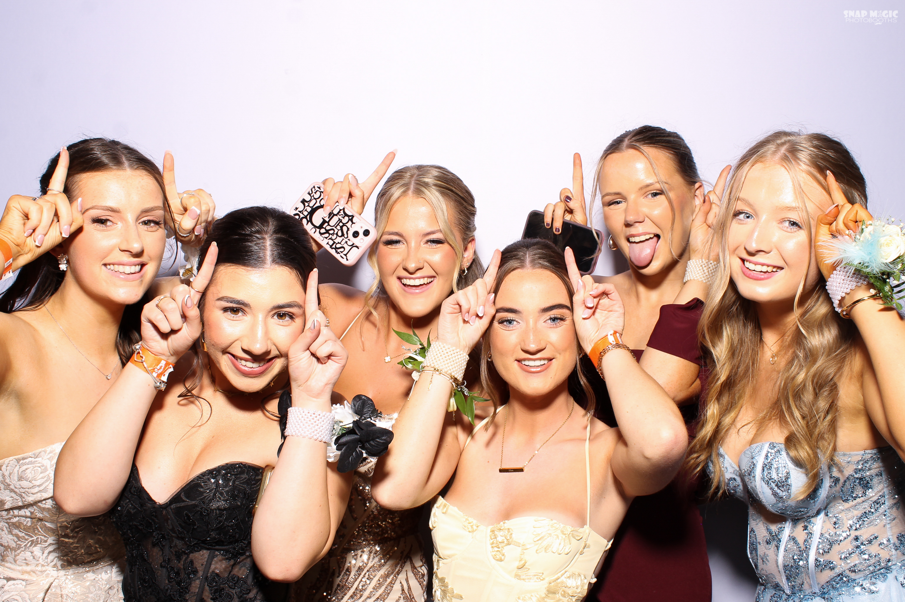 Ursuline College Debs '25 | View more photos from the event at gallery.snapmagic.ie/u/SnapMagic/Ursuline-College-Debs-25