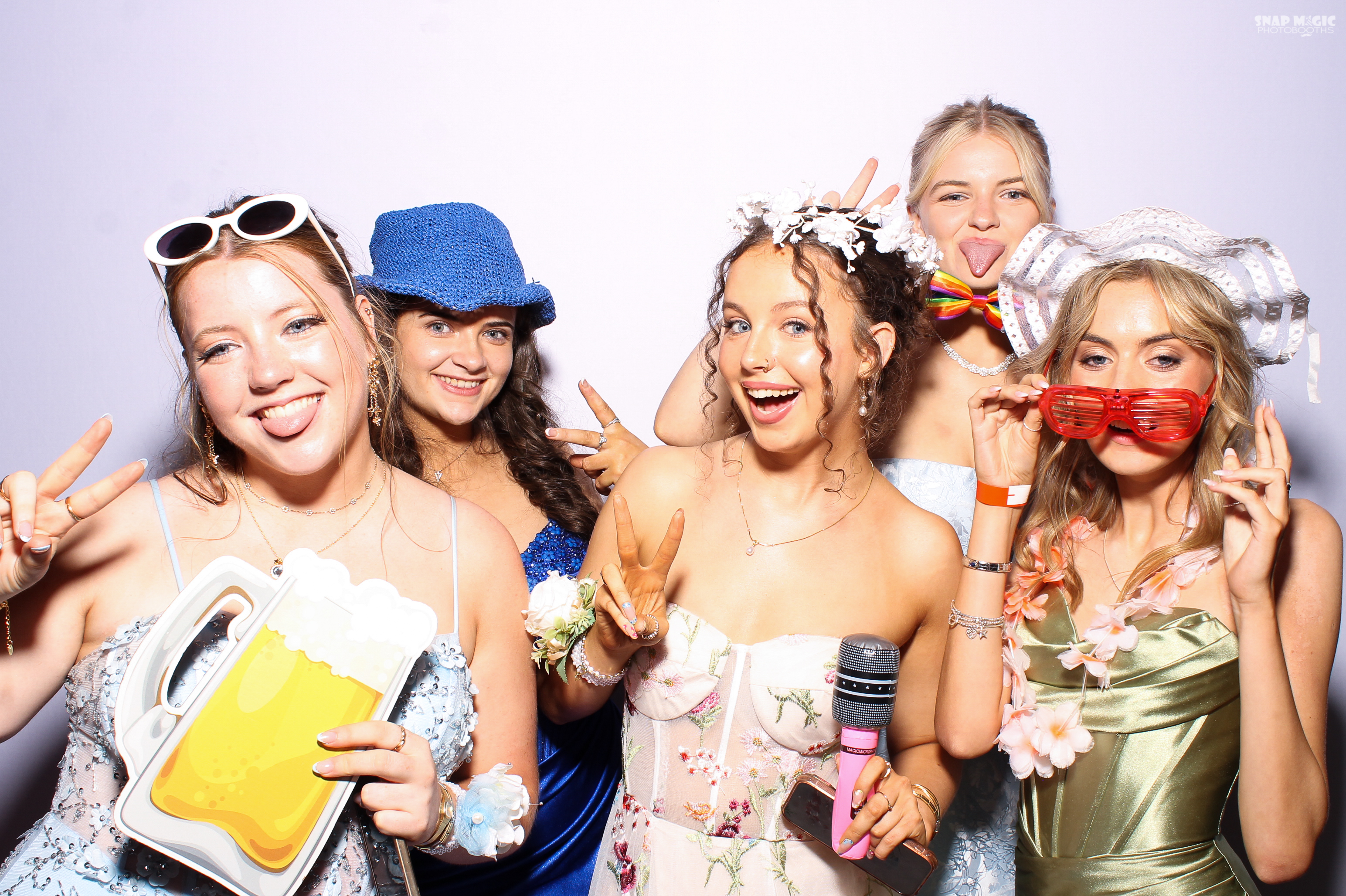 Ursuline College Debs '25 | View more photos from the event at gallery.snapmagic.ie/u/SnapMagic/Ursuline-College-Debs-25