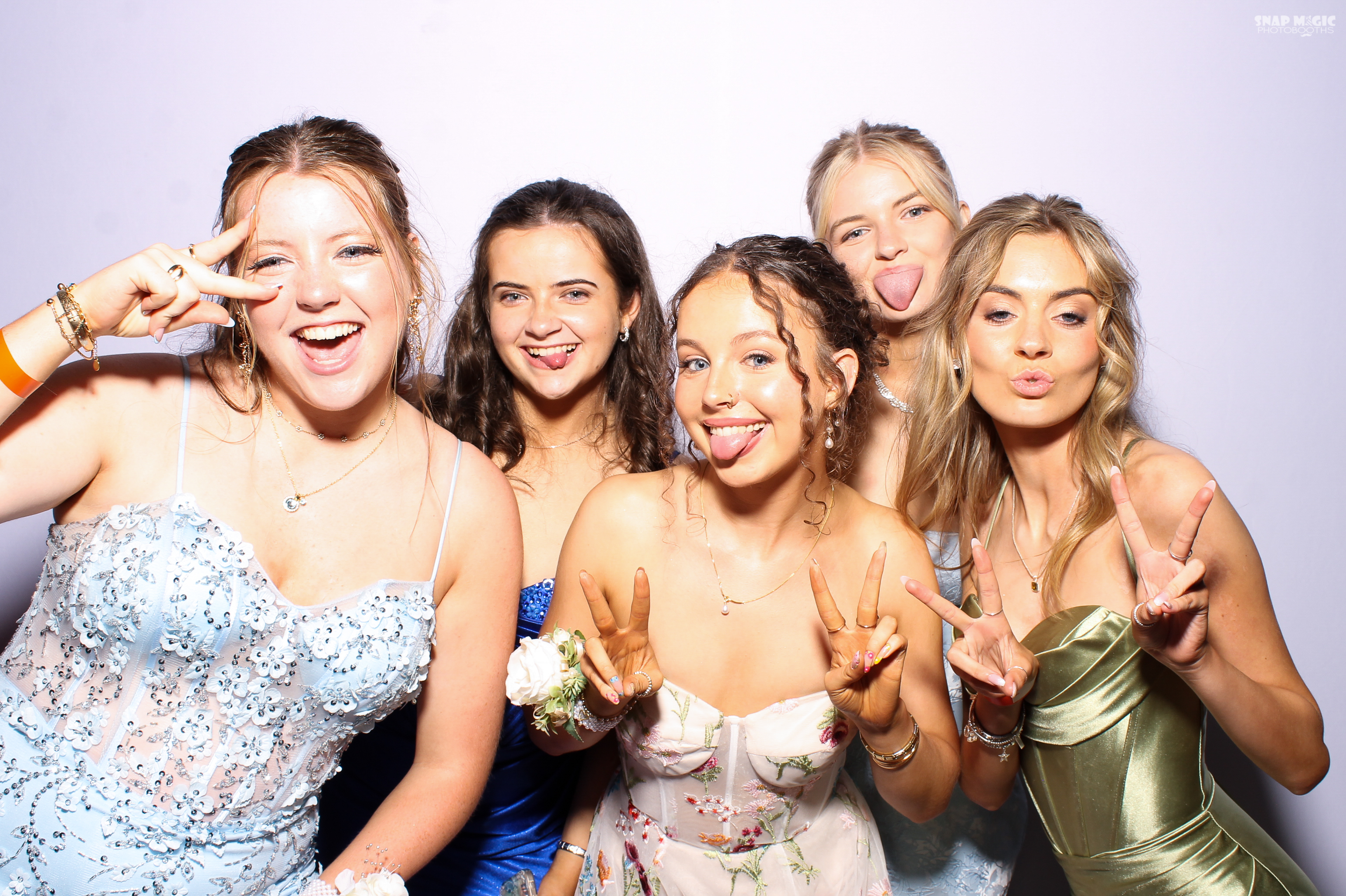 Ursuline College Debs '25 | View more photos from the event at gallery.snapmagic.ie/u/SnapMagic/Ursuline-College-Debs-25
