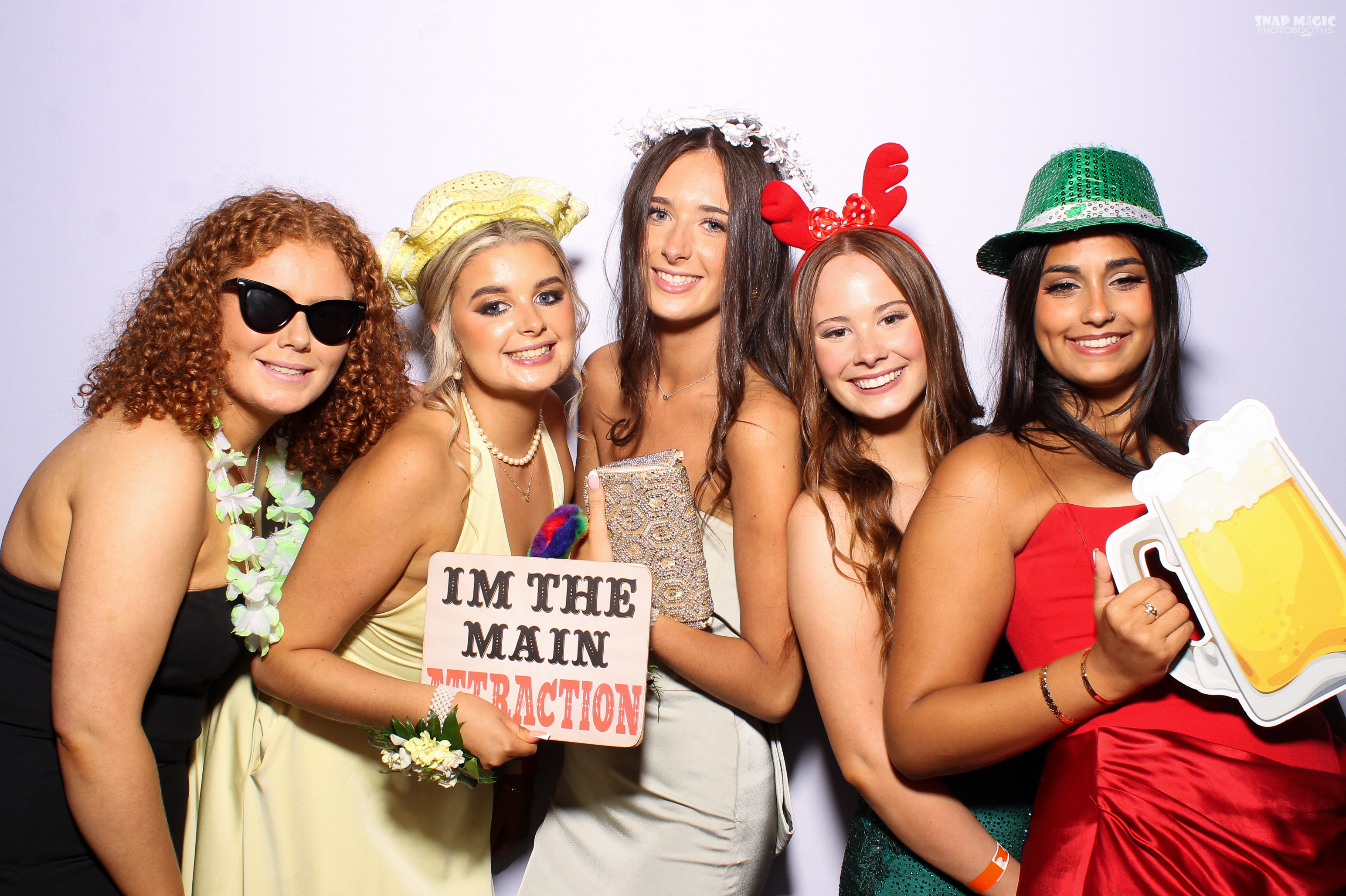 Ursuline College Debs '25 | View more photos from the event at gallery.snapmagic.ie/u/SnapMagic/Ursuline-College-Debs-25
