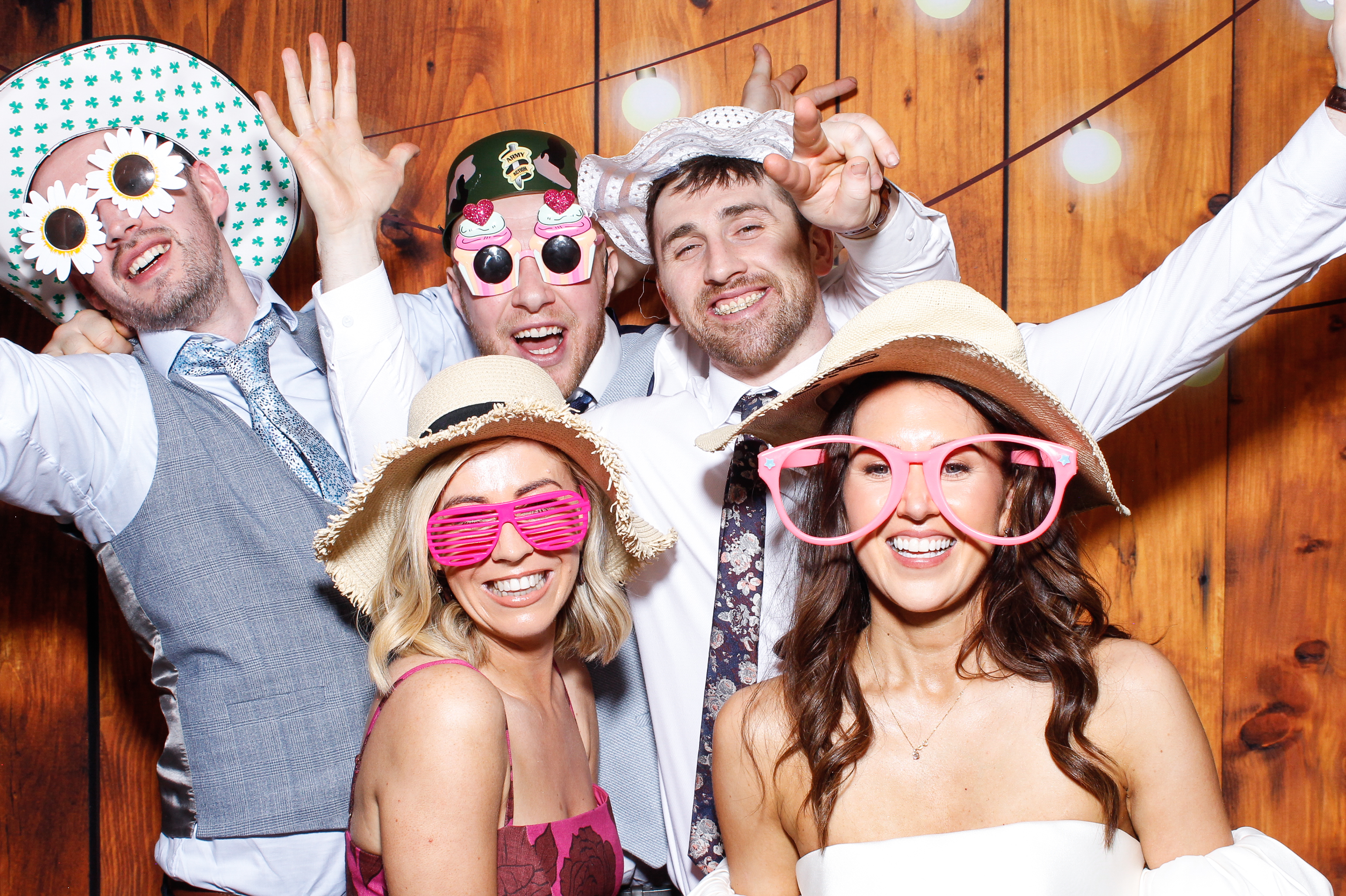 Aisling & Paul | View more photos from the event at gallery.snapmagic.ie/u/SnapMagic/Aisling-Paul