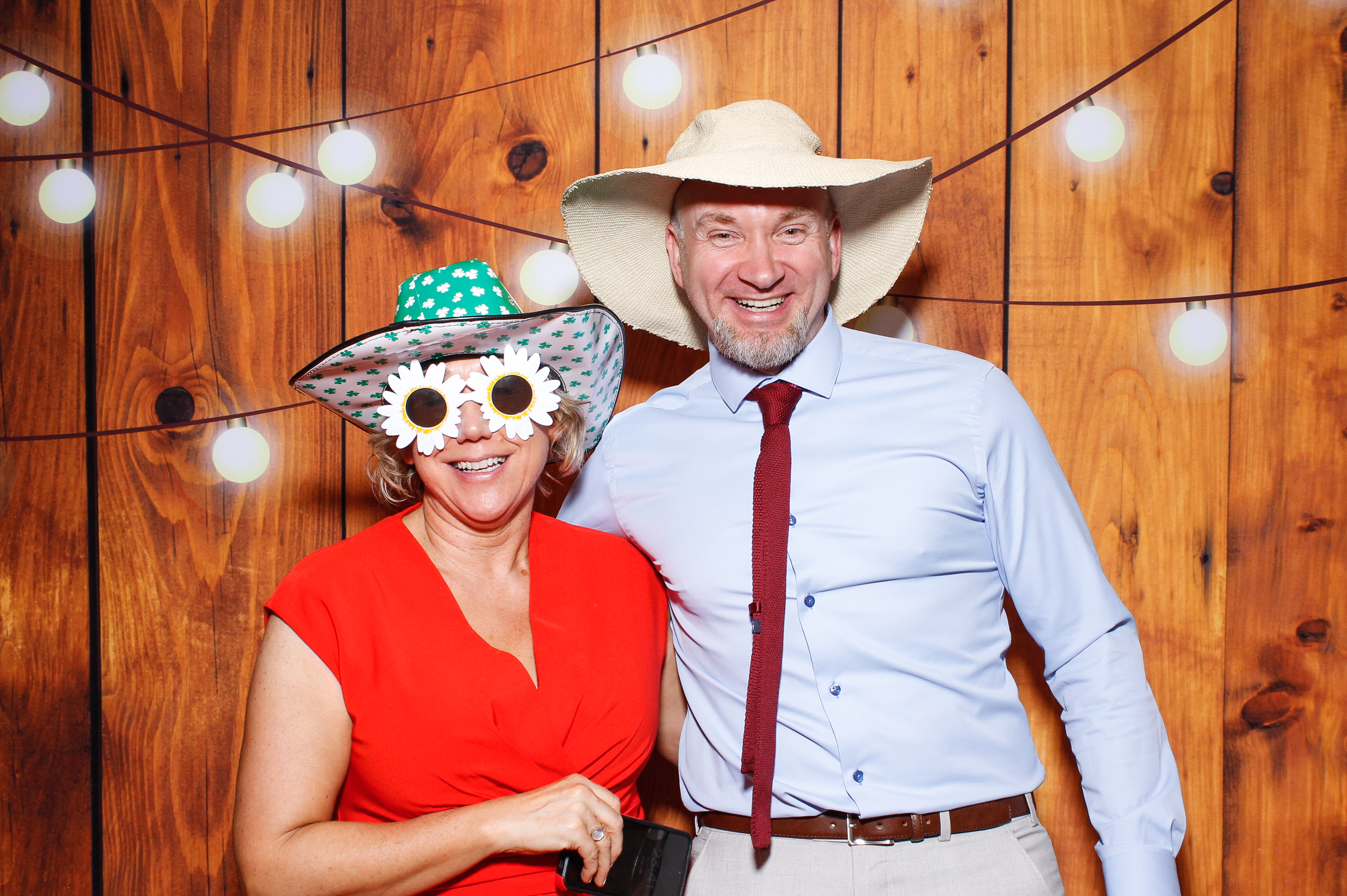 Aisling & Paul | View more photos from the event at gallery.snapmagic.ie/u/SnapMagic/Aisling-Paul