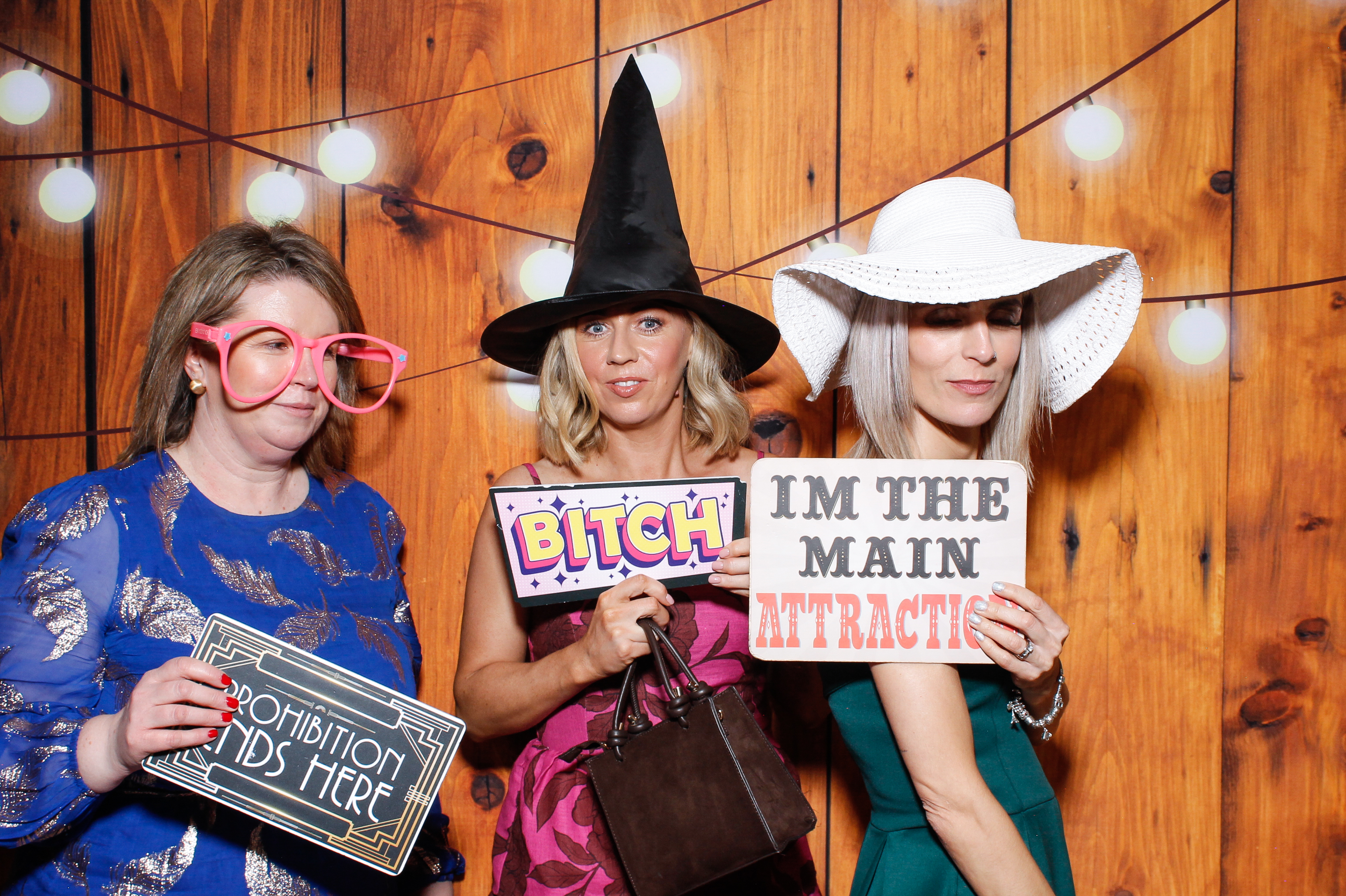 Aisling & Paul | View more photos from the event at gallery.snapmagic.ie/u/SnapMagic/Aisling-Paul