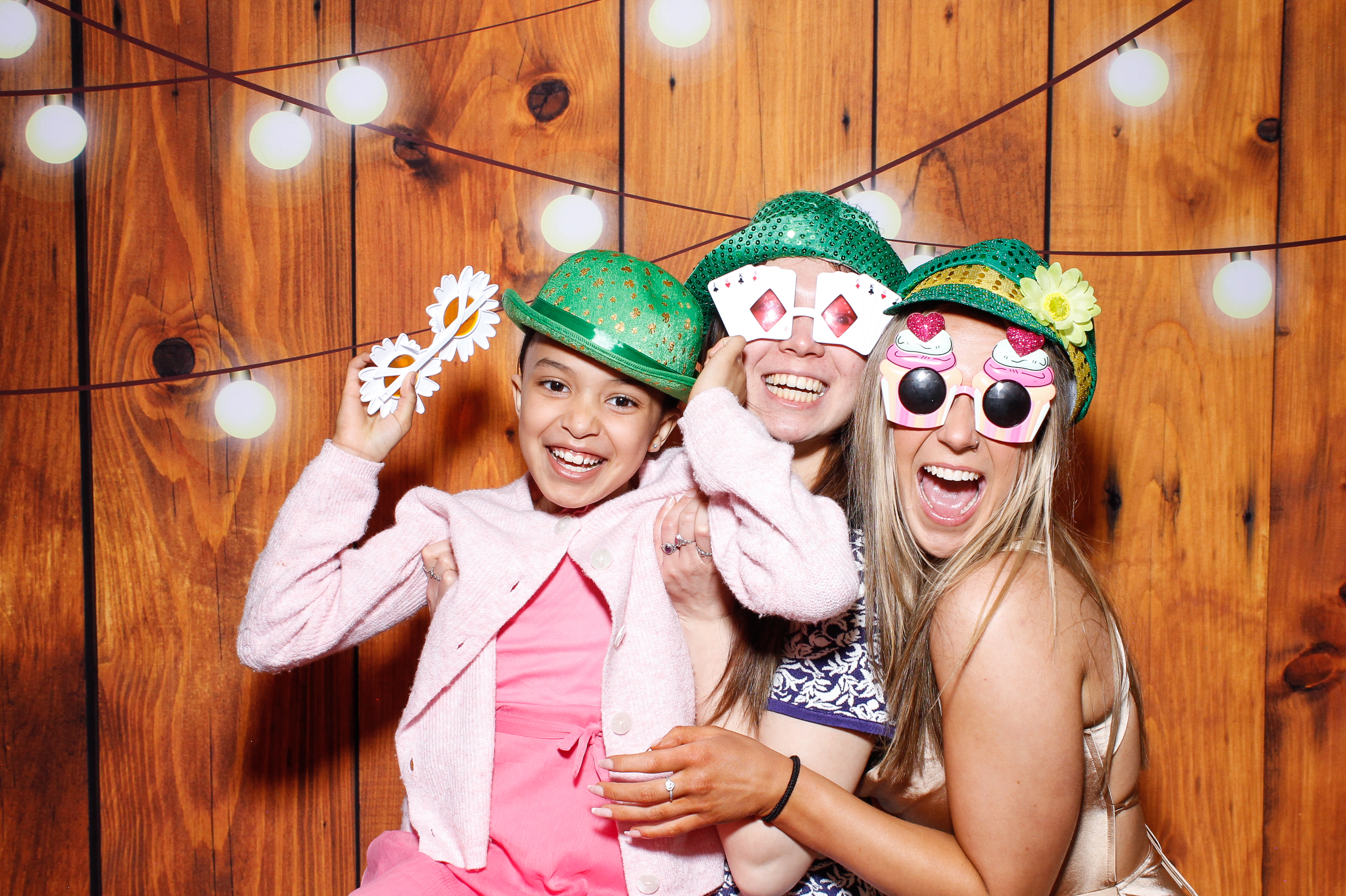 Aisling & Paul | View more photos from the event at gallery.snapmagic.ie/u/SnapMagic/Aisling-Paul