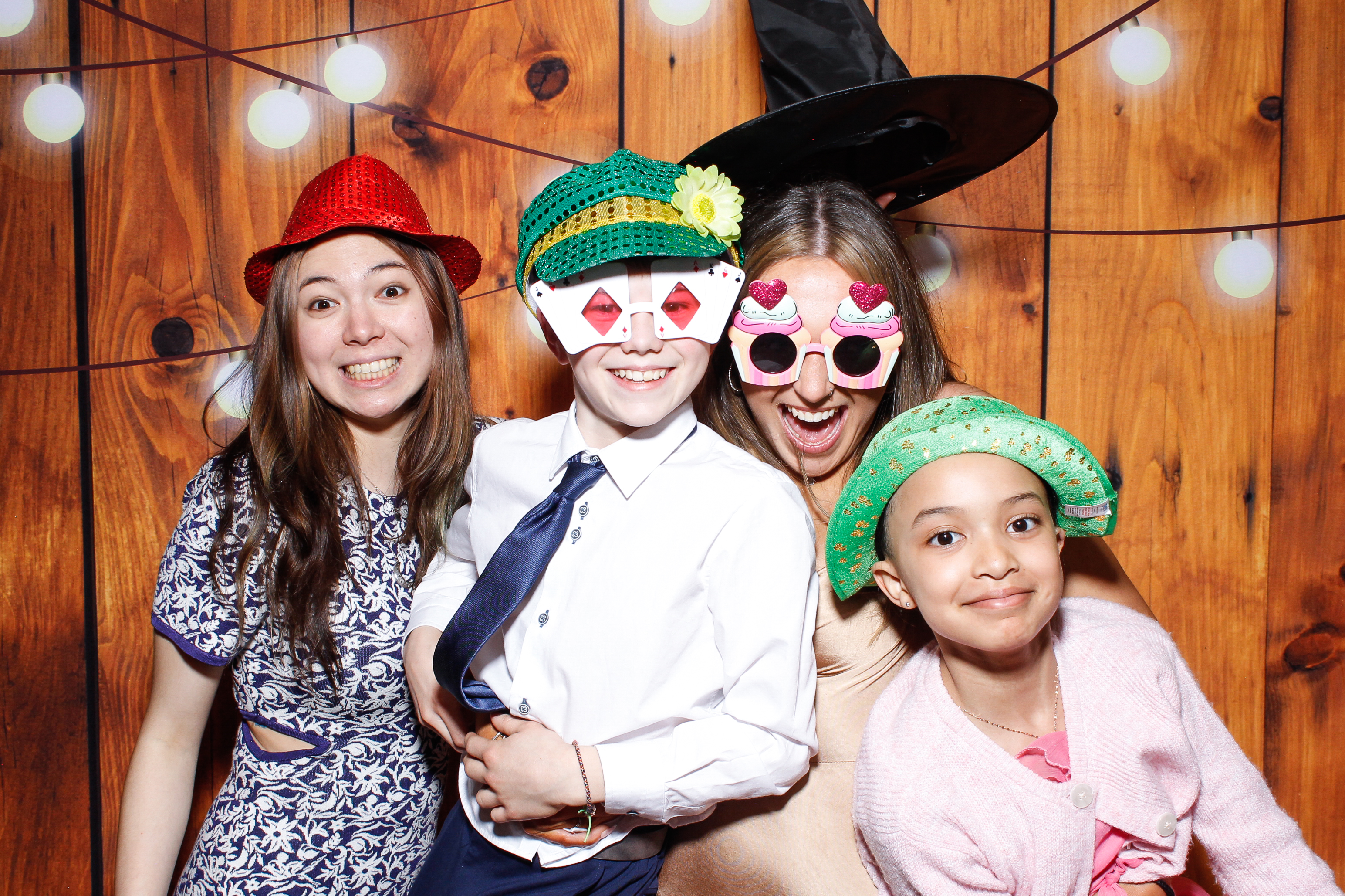 Aisling & Paul | View more photos from the event at gallery.snapmagic.ie/u/SnapMagic/Aisling-Paul