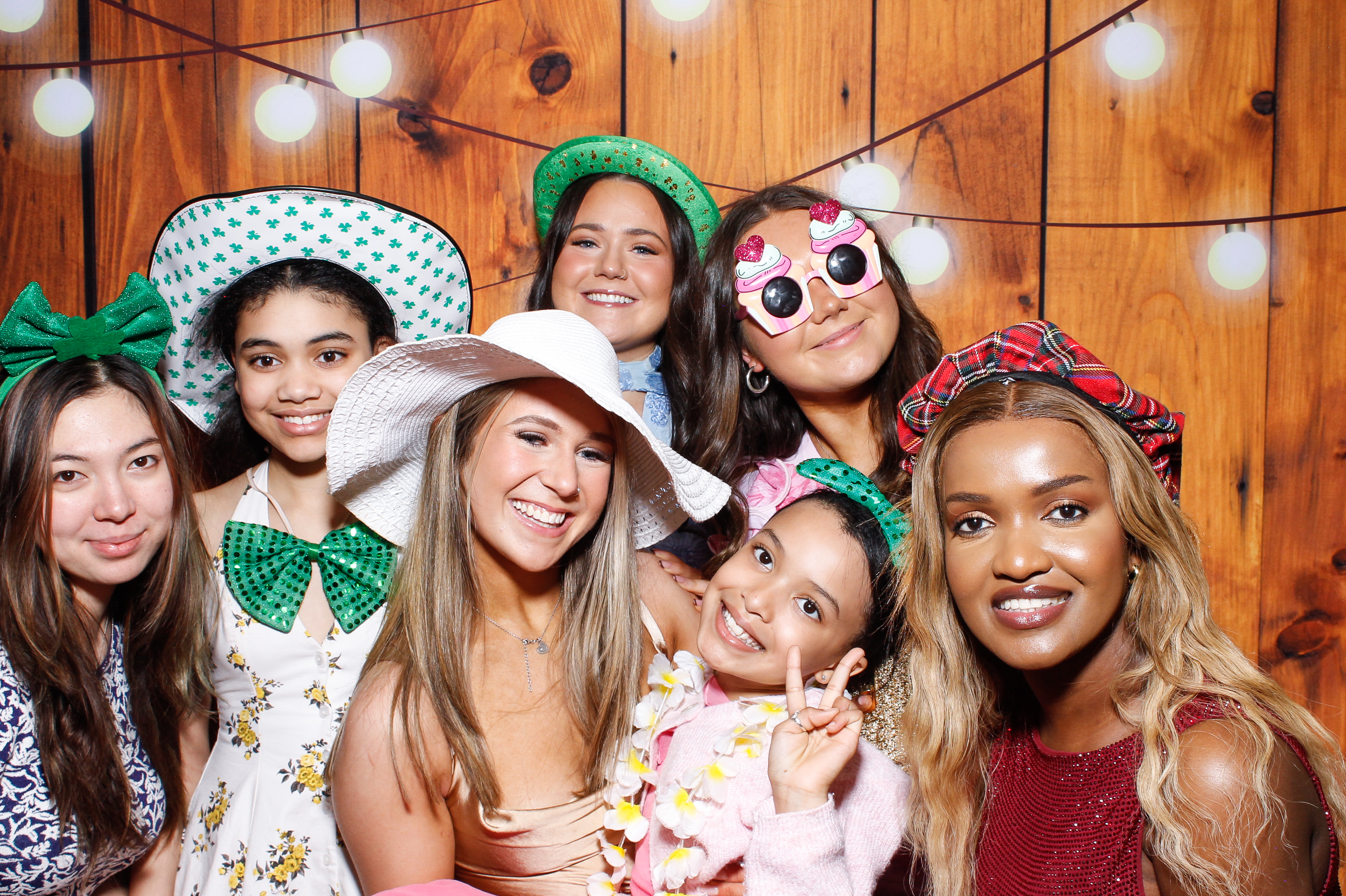 Aisling & Paul | View more photos from the event at gallery.snapmagic.ie/u/SnapMagic/Aisling-Paul