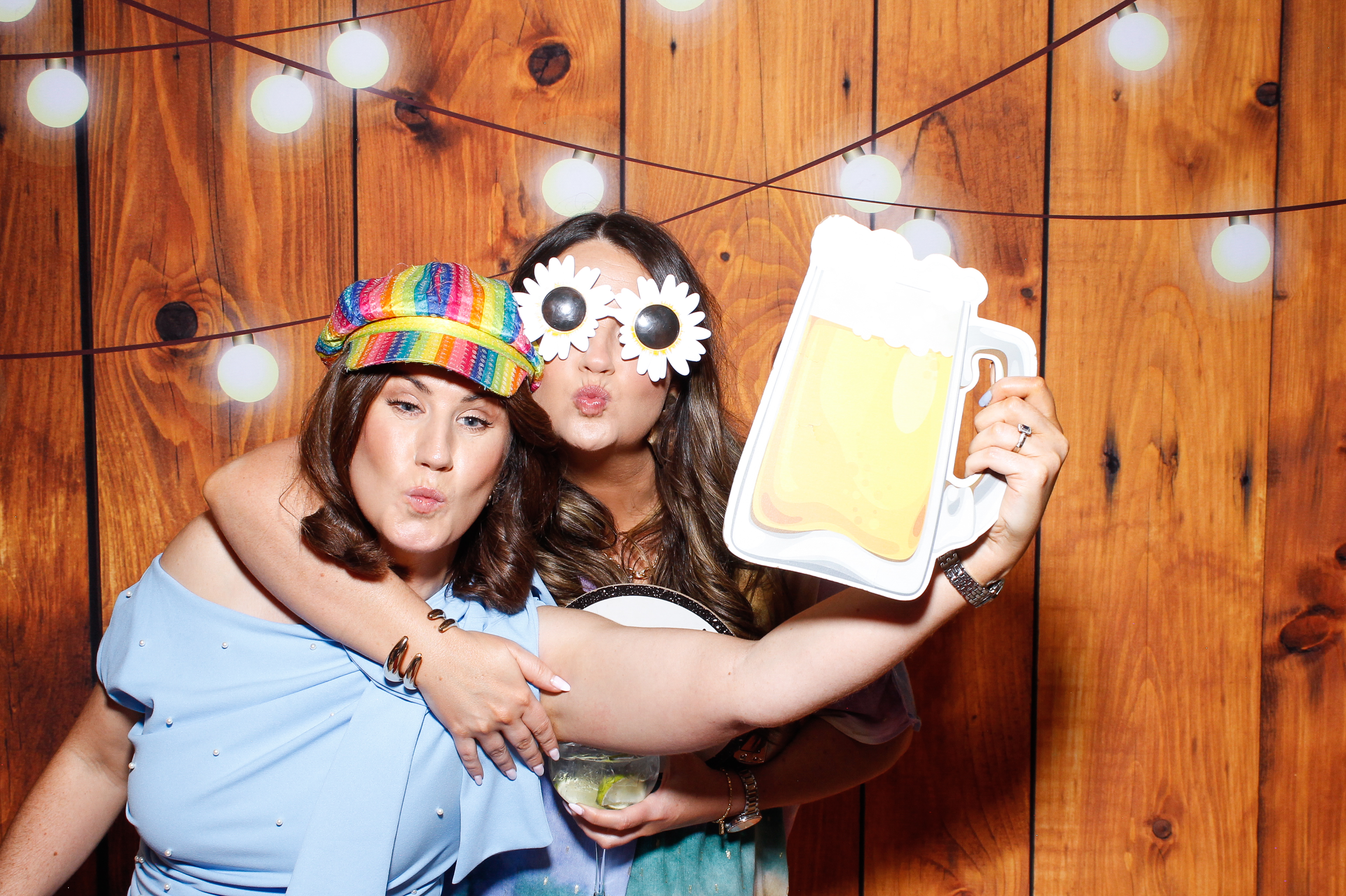 Aisling & Paul | View more photos from the event at gallery.snapmagic.ie/u/SnapMagic/Aisling-Paul