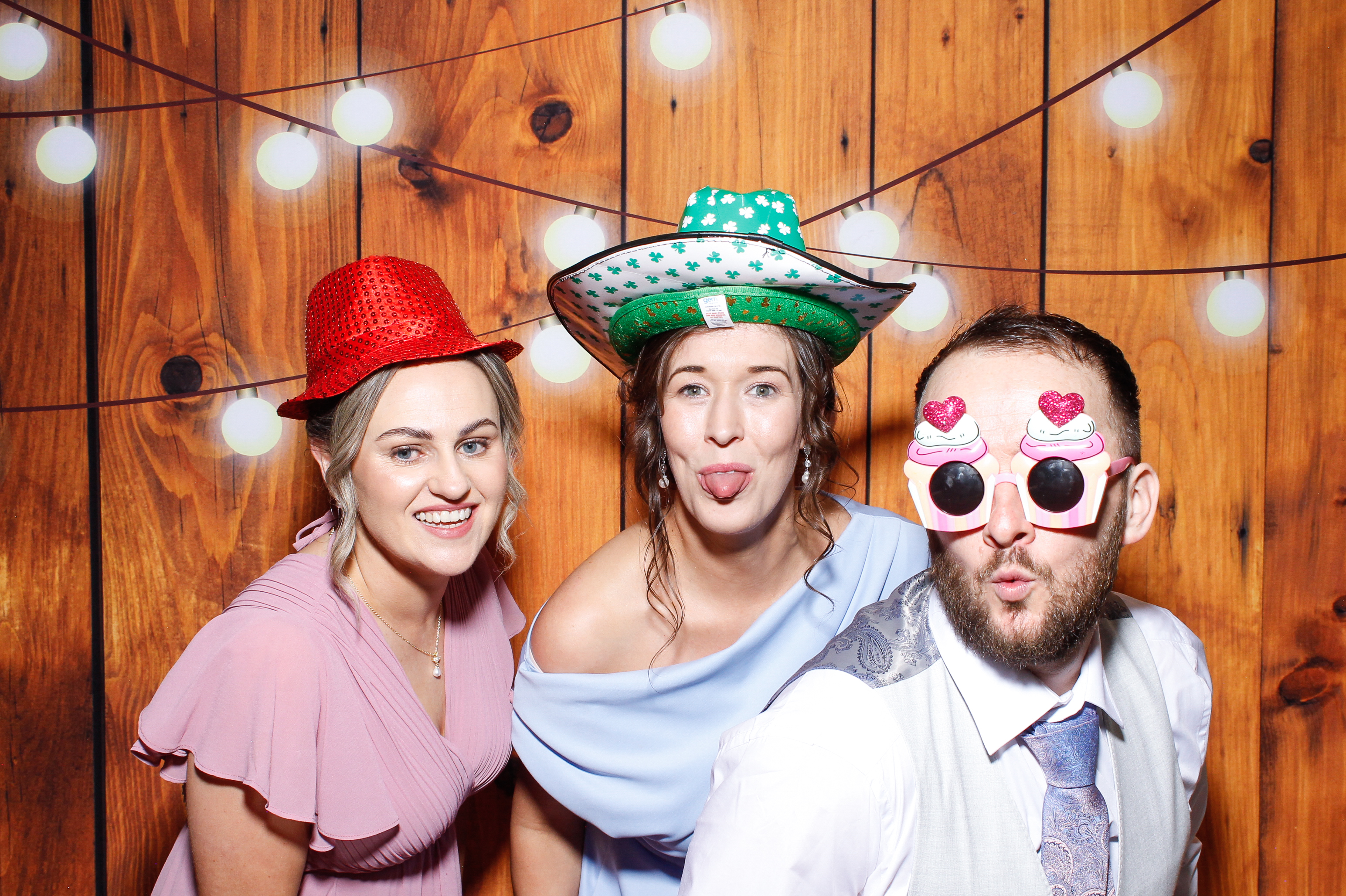 Aisling & Paul | View more photos from the event at gallery.snapmagic.ie/u/SnapMagic/Aisling-Paul